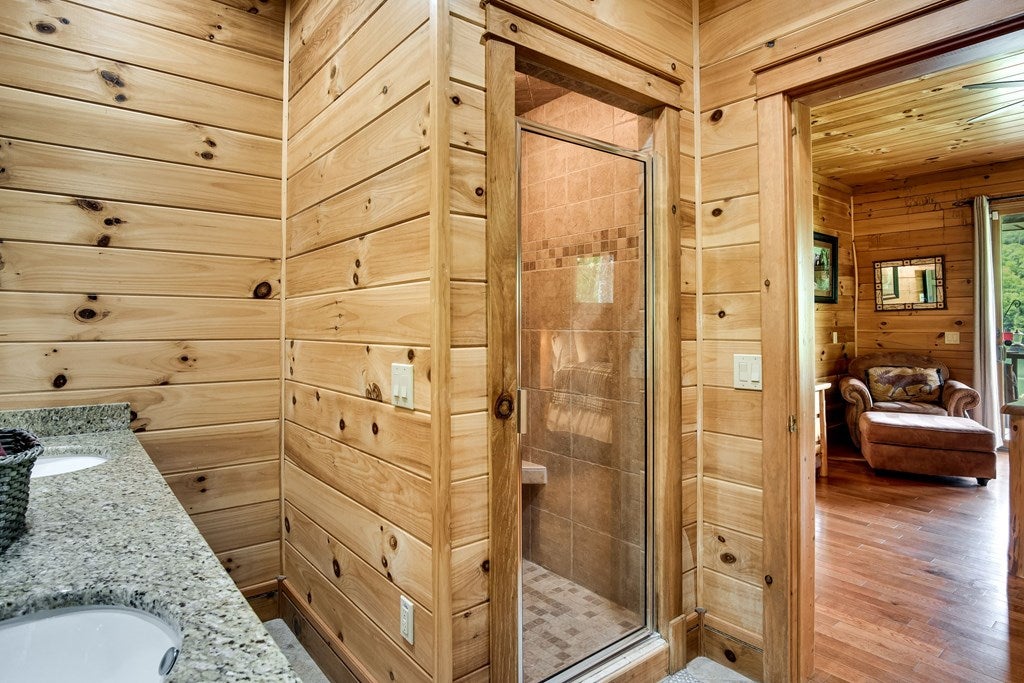 Topton, North Carolina, 28781, United States, 3 Bedrooms Bedrooms, ,4 BathroomsBathrooms,Residential,Active,2007166