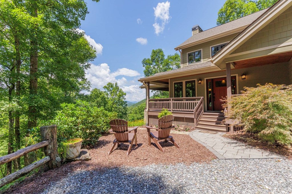 Bryson City, North Carolina, 28713, United States, 4 Bedrooms Bedrooms, ,4 BathroomsBathrooms,Residential,Active,1941145