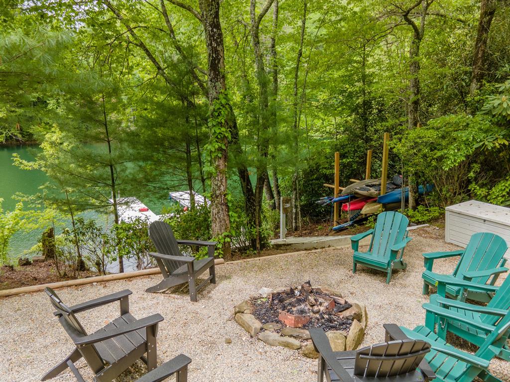 Topton, North Carolina, 28781, United States, 3 Bedrooms Bedrooms, ,4 BathroomsBathrooms,Residential,Active,2007166