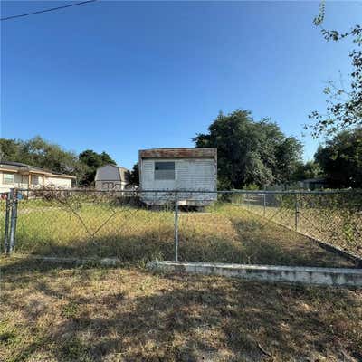 315 S ATASCOSA ST, MATHIS, TX 78368 - Image 1