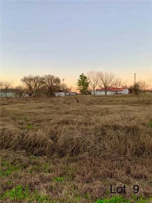 411 E WALTON ST, SKIDMORE, TX 78389 - Image 1