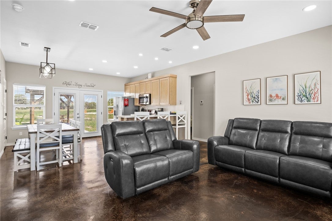 Riviera, Texas, 78379, United States, 3 Bedrooms Bedrooms, ,3 BathroomsBathrooms,Residential,Active,1967118