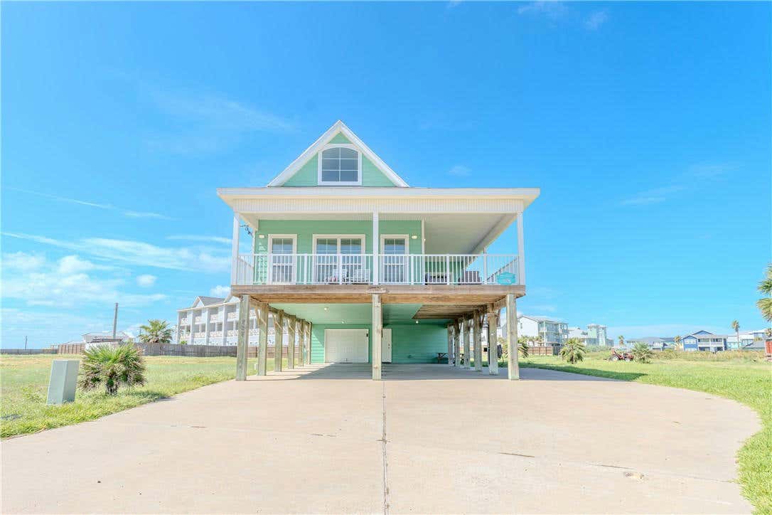 727 PARKPLACE, PORT ARANSAS, TX 78373, photo 1 of 32