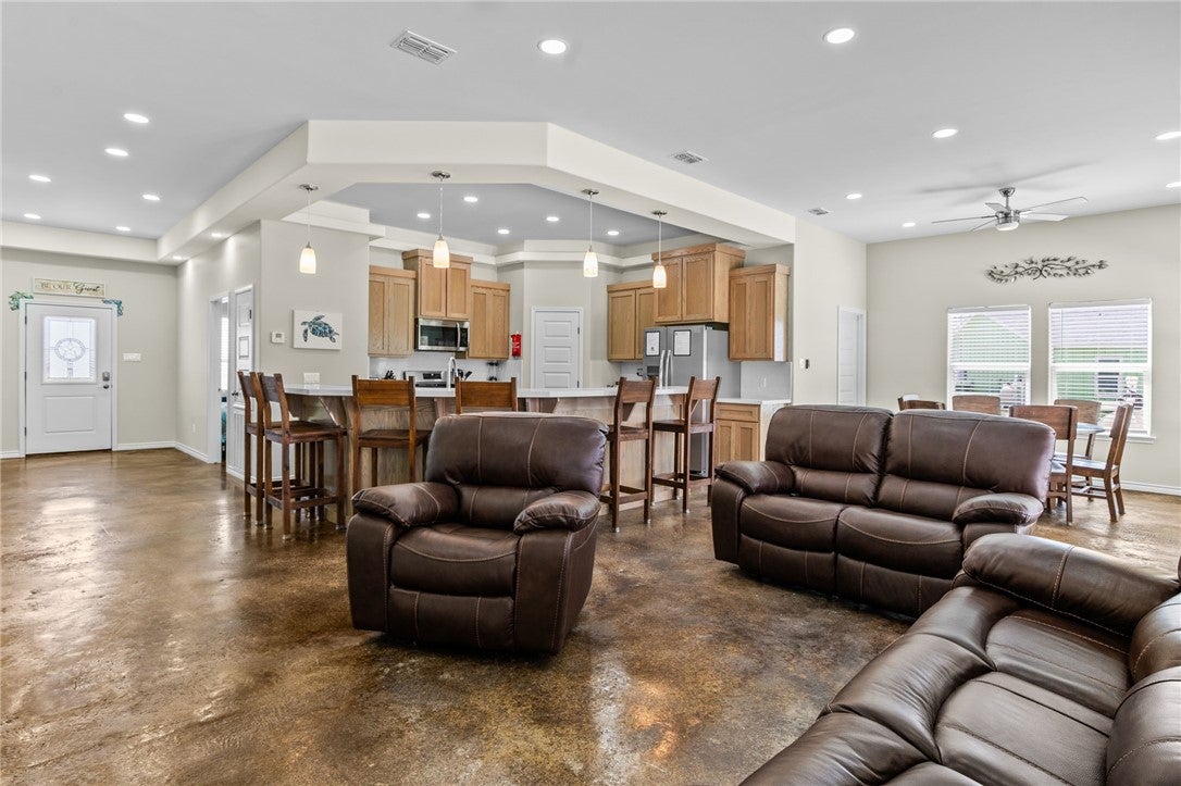 Riviera, Texas, 78379, United States, 3 Bedrooms Bedrooms, ,3 BathroomsBathrooms,Residential,Active,1967118