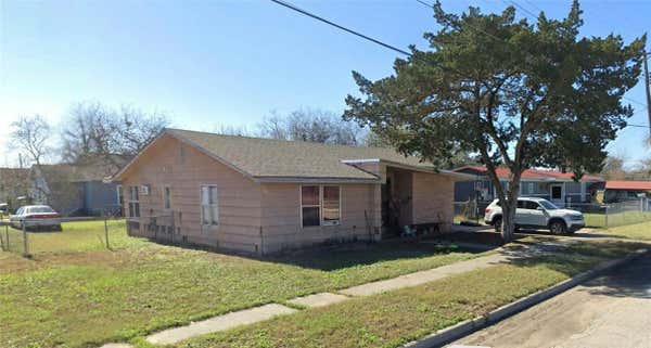 610 E HAYES ST, BEEVILLE, TX 78102 - Image 1