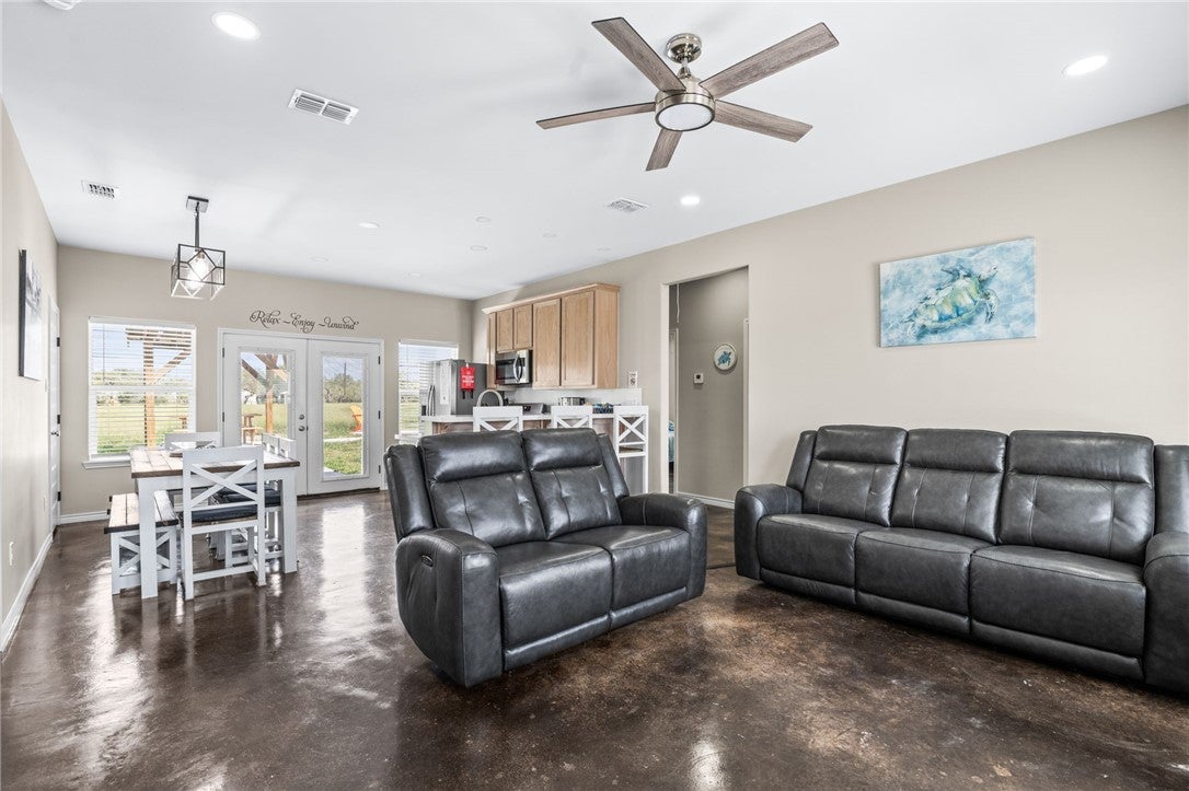 Riviera, Texas, 78379, United States, 3 Bedrooms Bedrooms, ,3 BathroomsBathrooms,Residential,Active,1967118