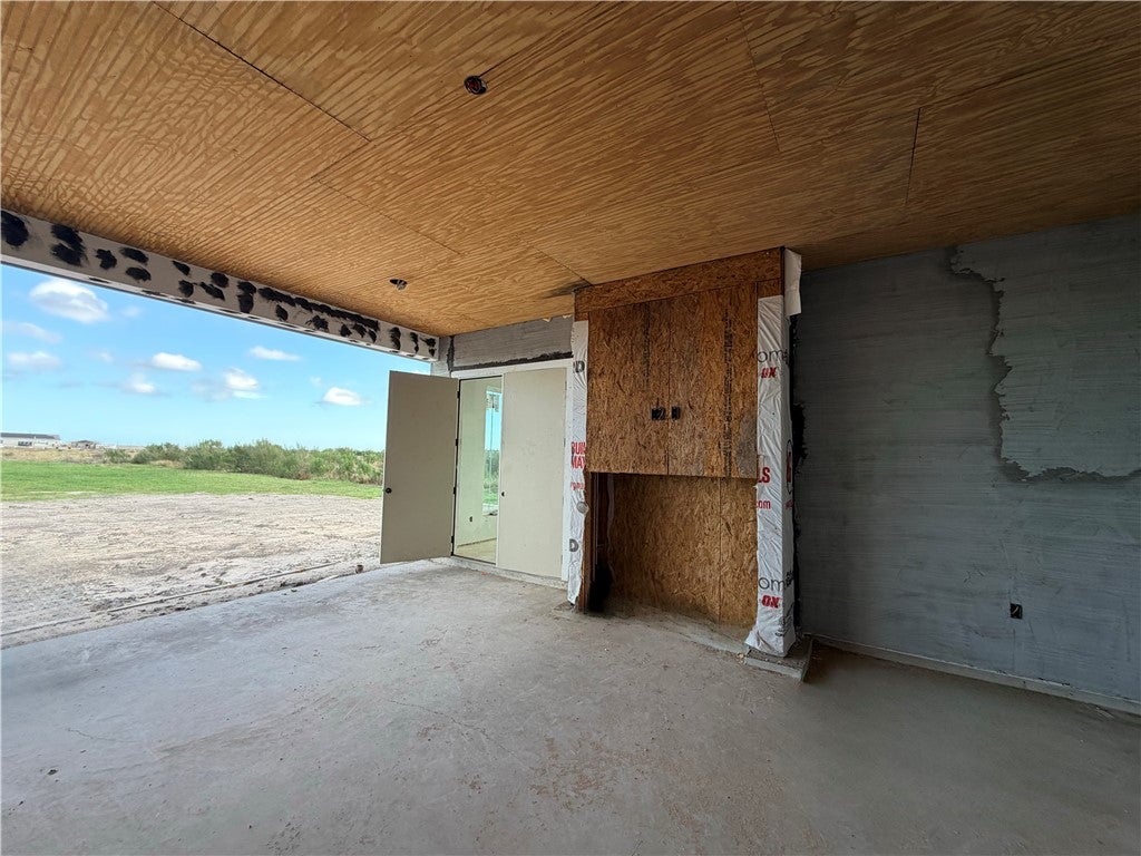 Corpus Christi, Texas, 78415, United States, 4 Bedrooms Bedrooms, ,5 BathroomsBathrooms,Residential,Active,2012915