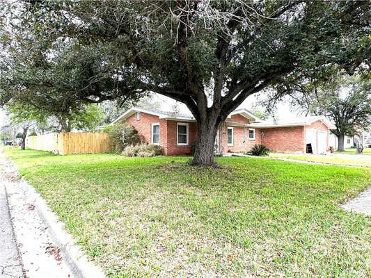 620 E BORDEN ST, SINTON, TX 78387, photo 3 of 27