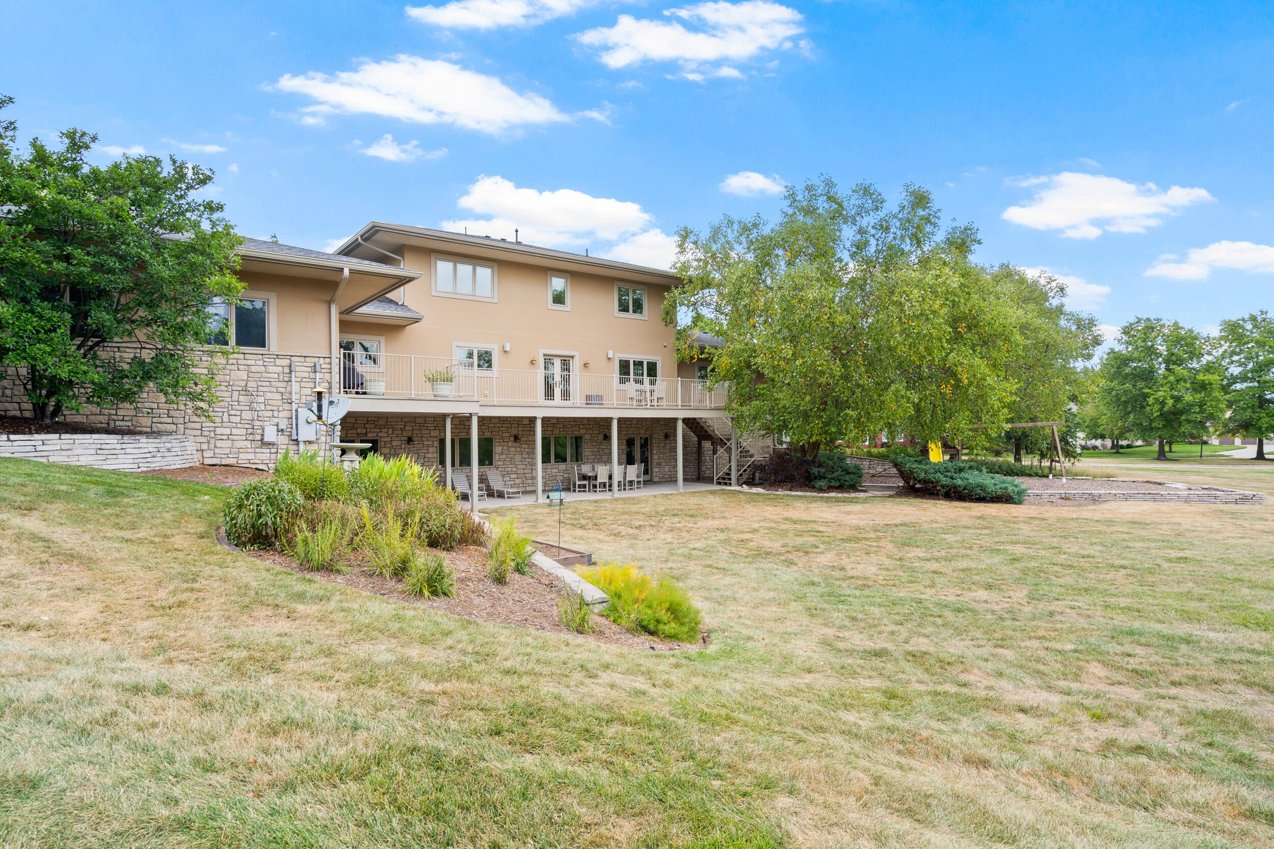 Columbia, Missouri, 65201, United States, 4 Bedrooms Bedrooms, ,4 BathroomsBathrooms,Residential,Active,1944067