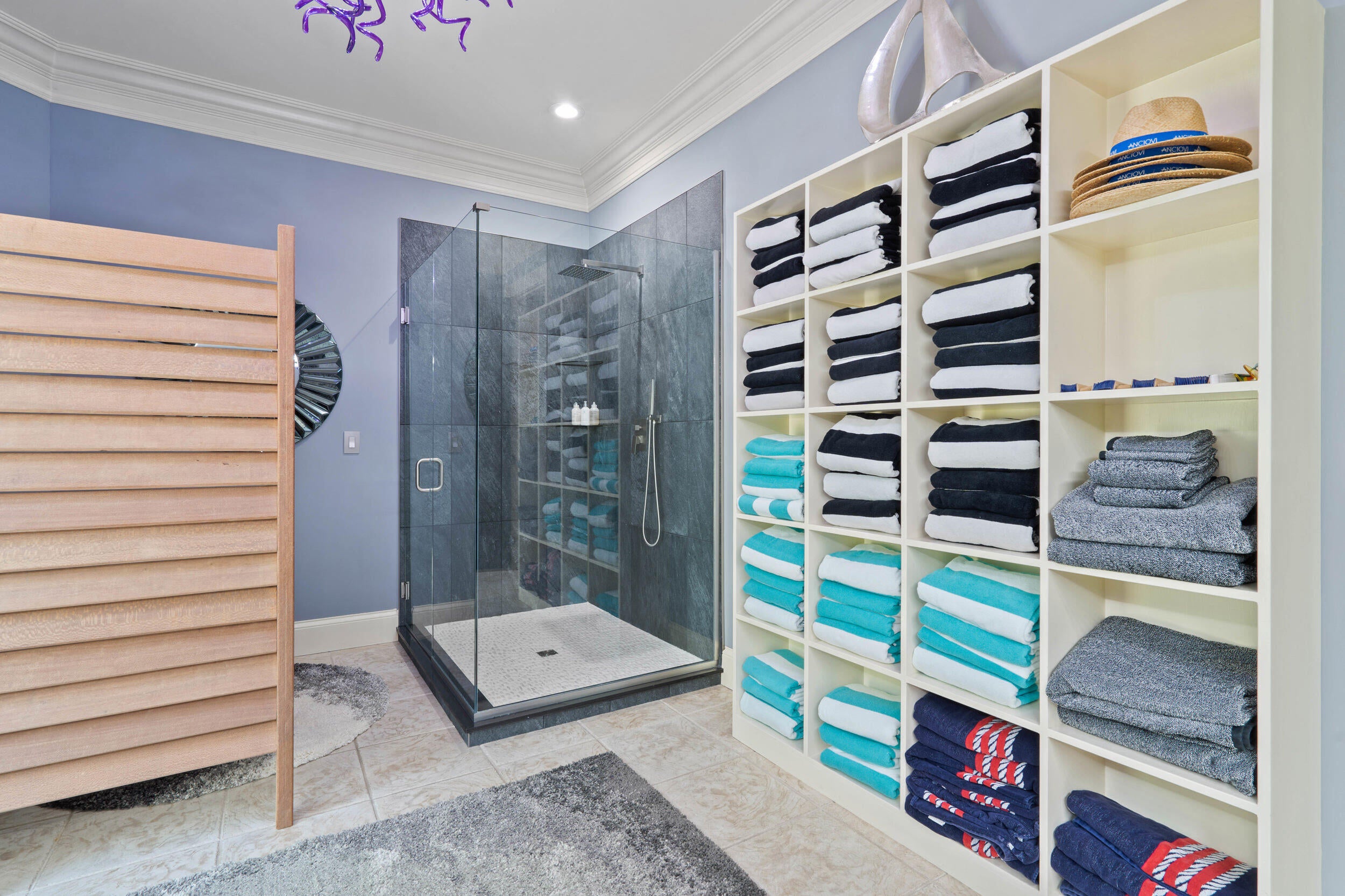 Columbia, Missouri, 65203, United States, 6 Bedrooms Bedrooms, ,8 BathroomsBathrooms,Residential,Active,1965985