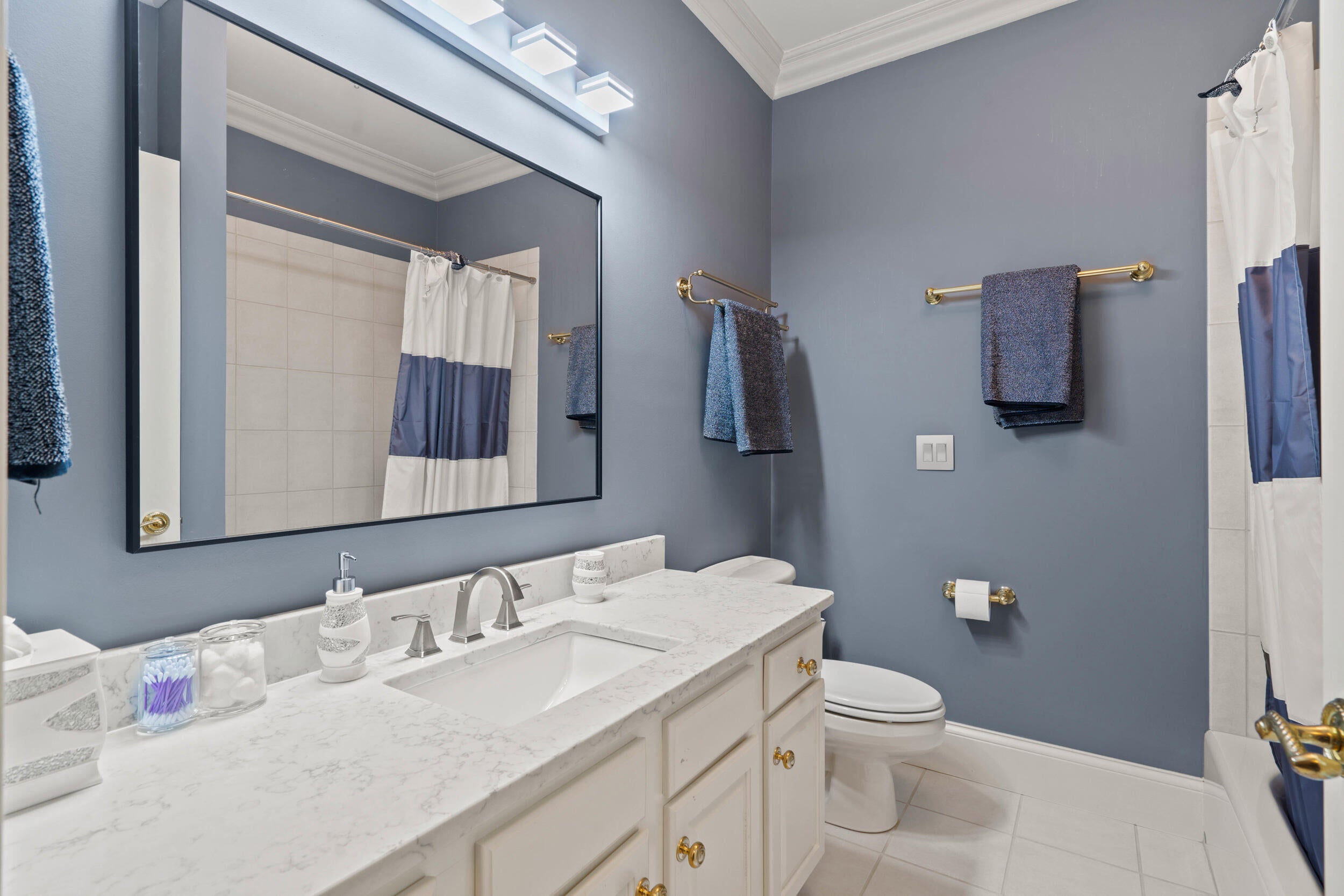 Columbia, Missouri, 65203, United States, 6 Bedrooms Bedrooms, ,8 BathroomsBathrooms,Residential,Active,1965985