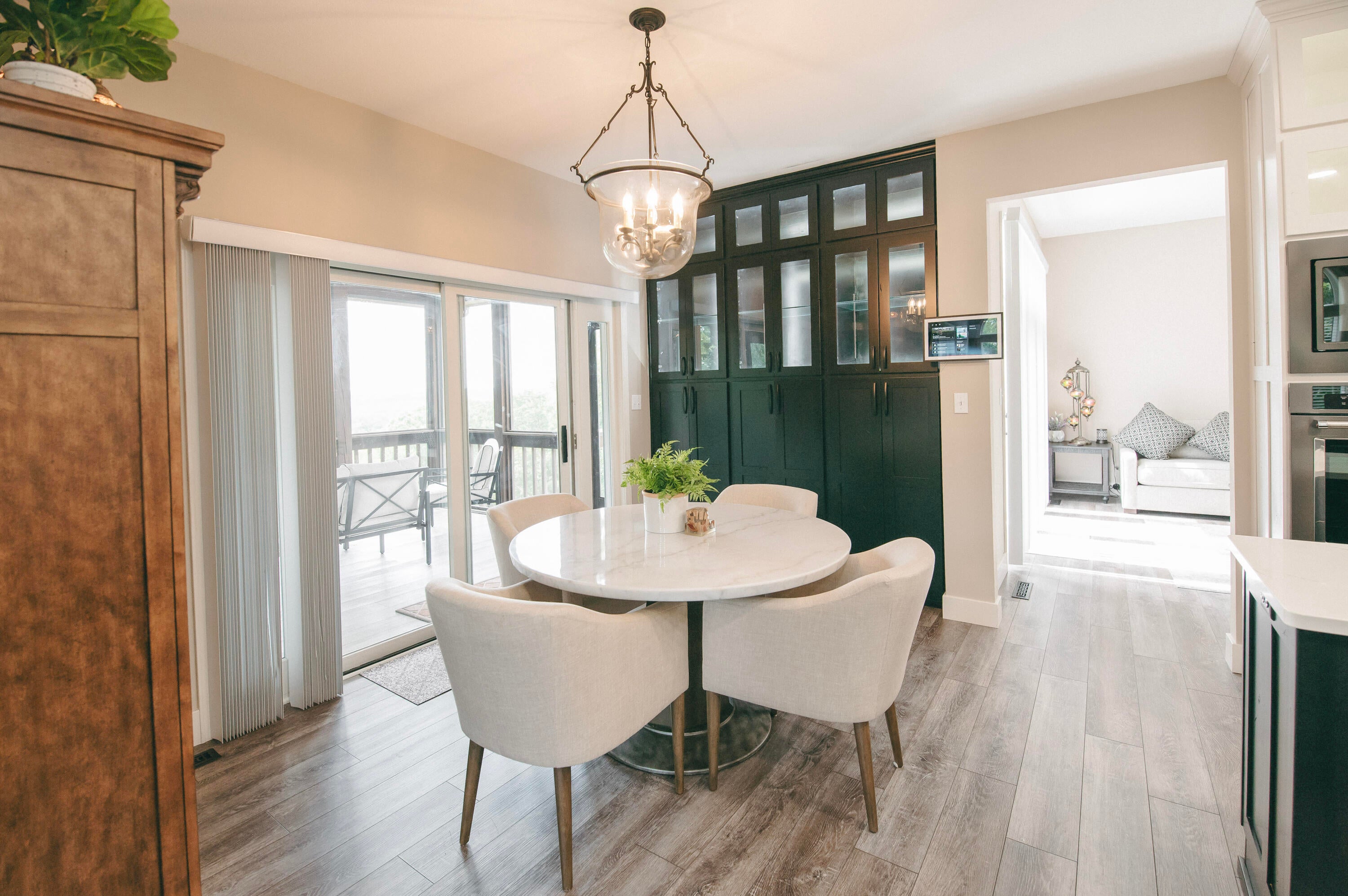 Columbia, Missouri, 65201, United States, 5 Bedrooms Bedrooms, ,5 BathroomsBathrooms,Residential,Active,1990615