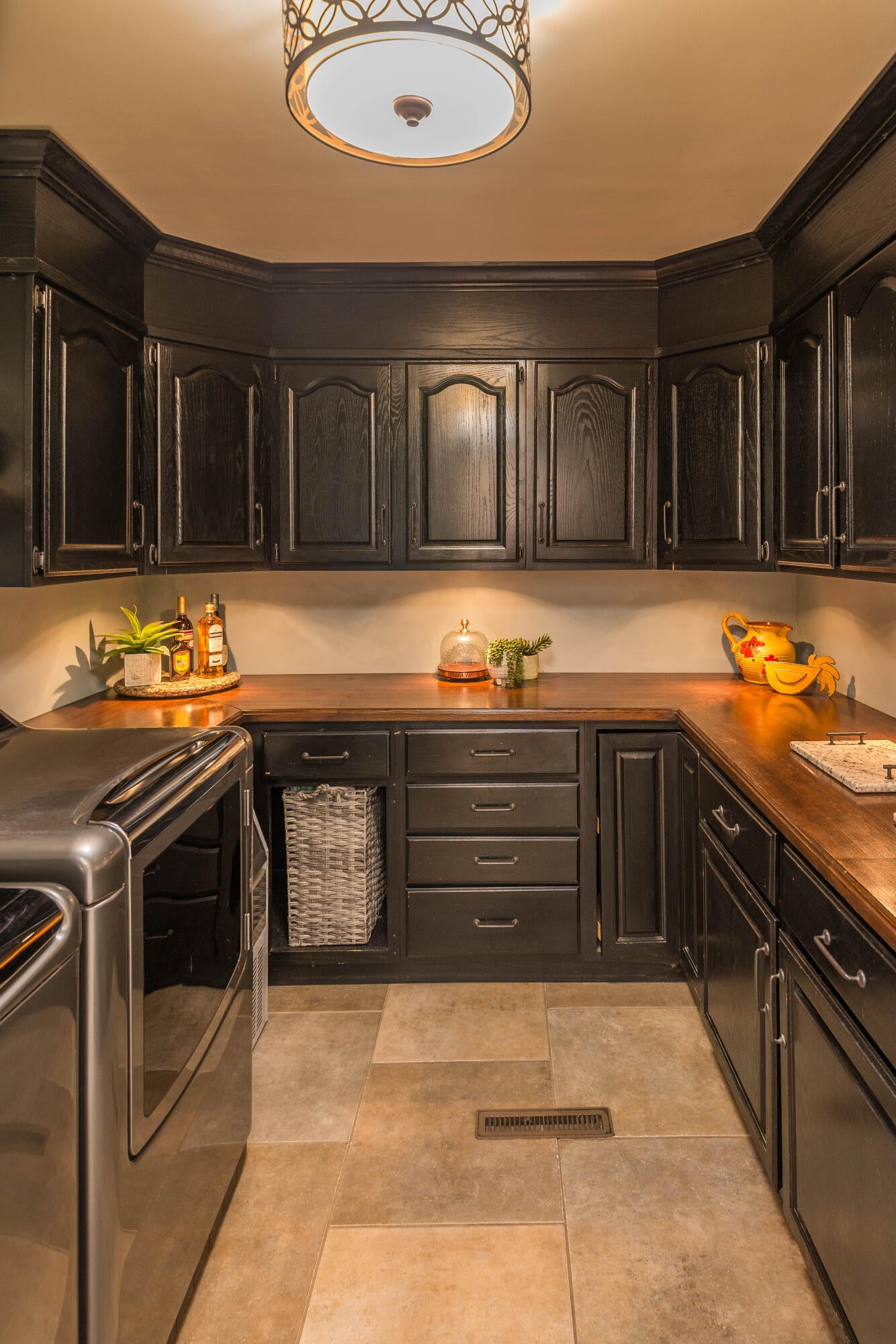 Jefferson City, Missouri, 65109, United States, 4 Bedrooms Bedrooms, ,4 BathroomsBathrooms,Residential,Active,1990034