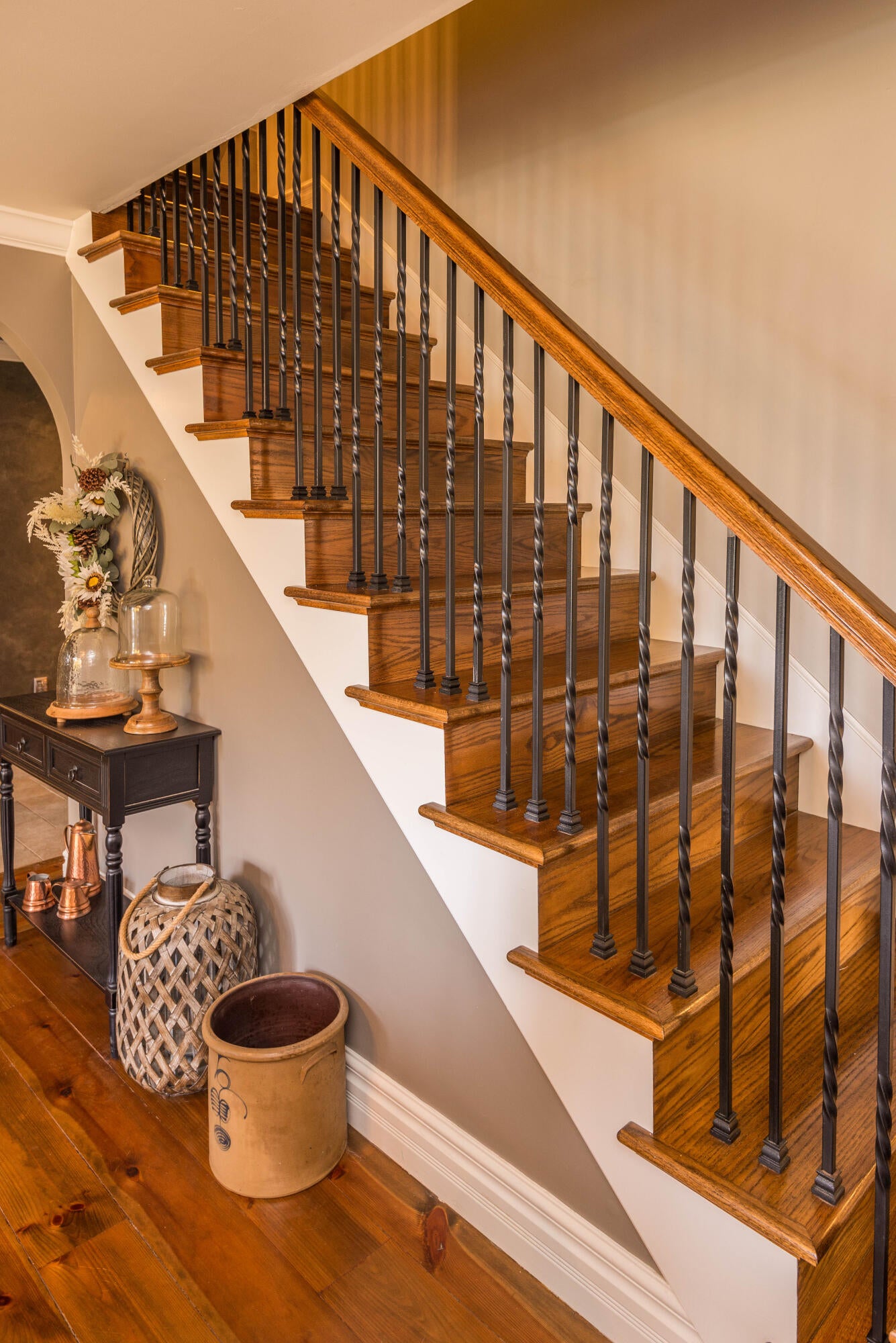 Jefferson City, Missouri, 65109, United States, 4 Bedrooms Bedrooms, ,4 BathroomsBathrooms,Residential,Active,1990034