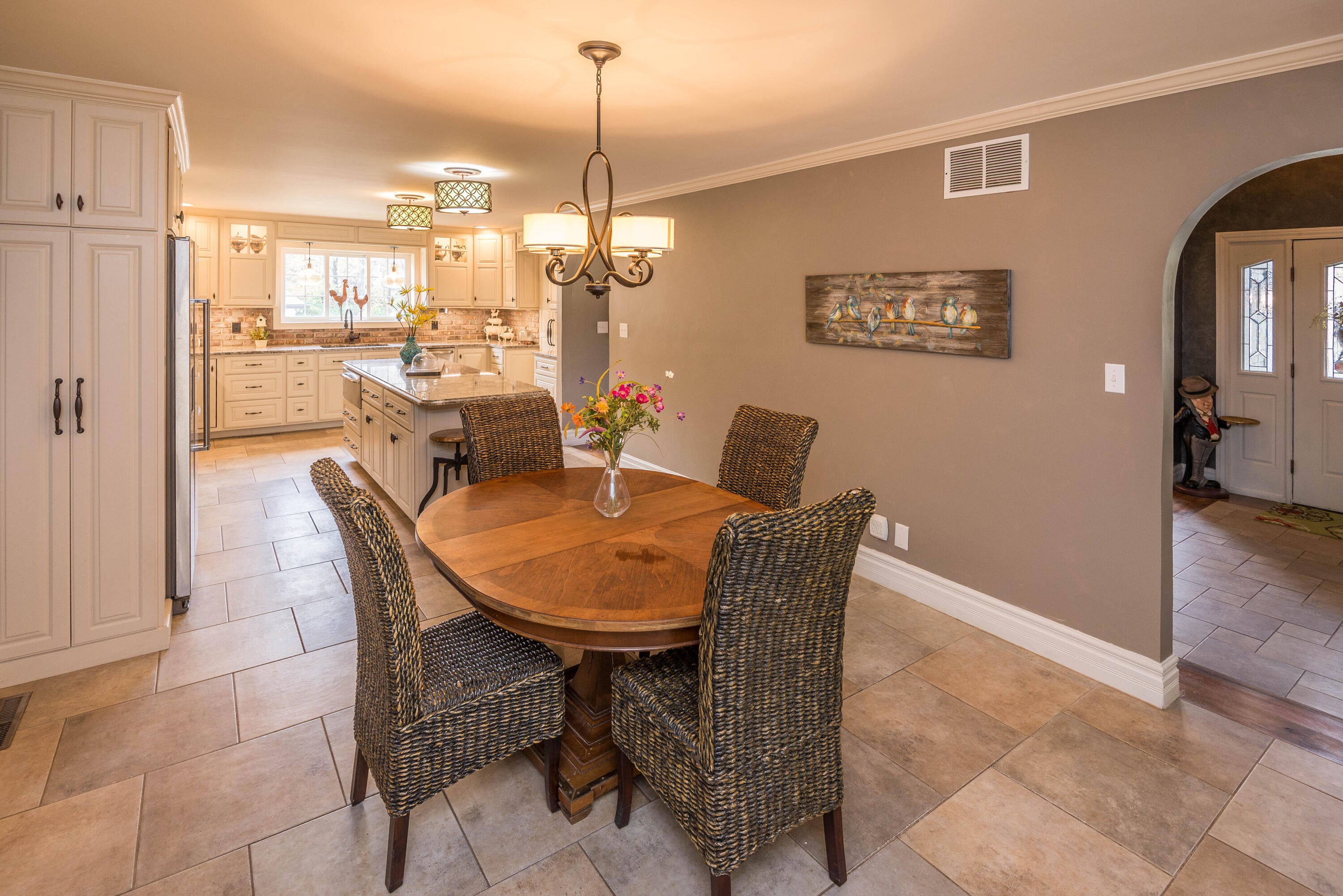 Jefferson City, Missouri, 65109, United States, 4 Bedrooms Bedrooms, ,4 BathroomsBathrooms,Residential,Active,1990034