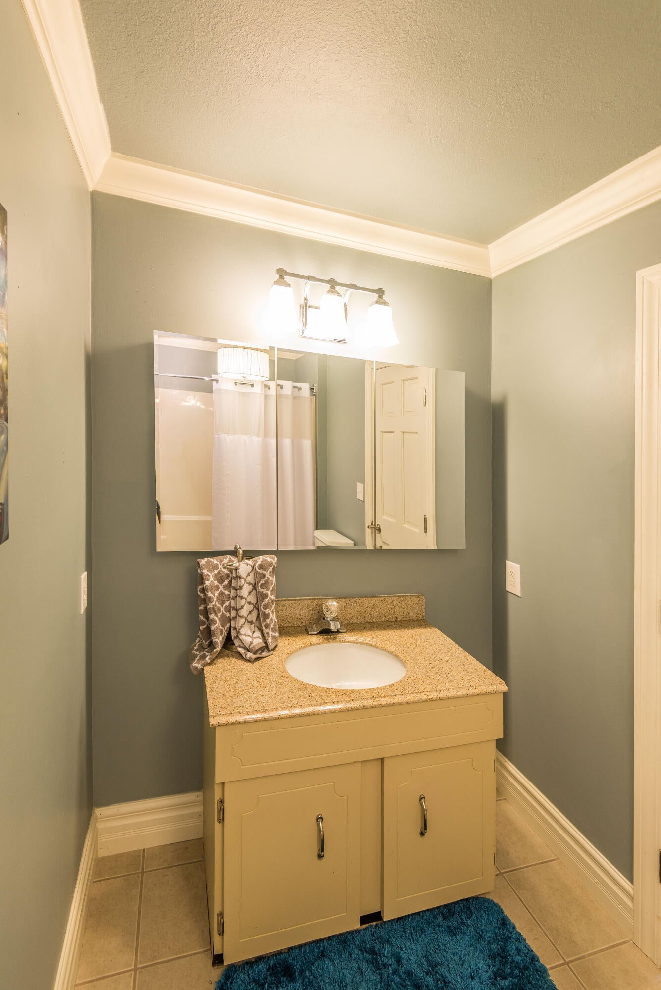 Jefferson City, Missouri, 65109, United States, 4 Bedrooms Bedrooms, ,4 BathroomsBathrooms,Residential,Active,1990034