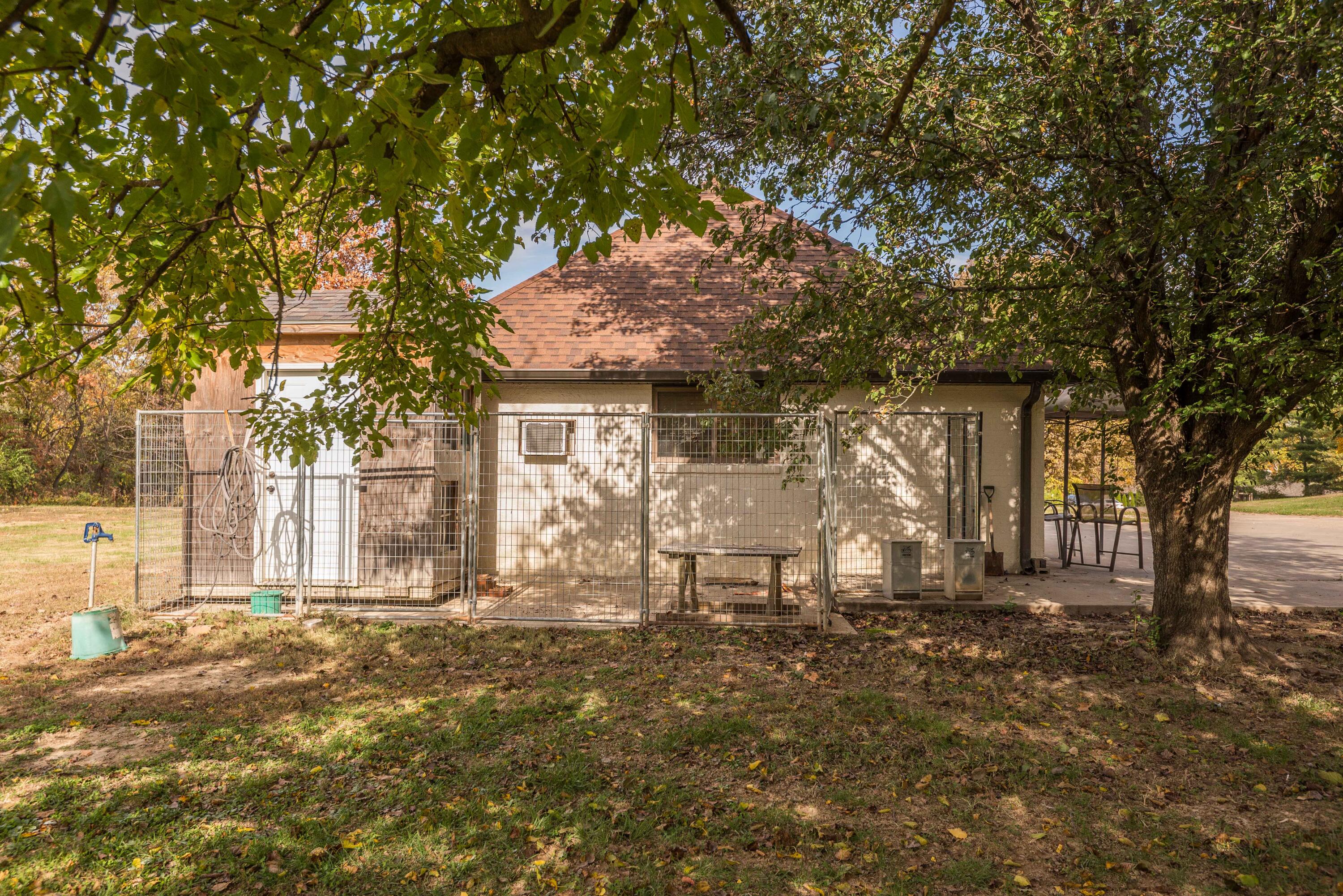 Jefferson City, Missouri, 65109, United States, 4 Bedrooms Bedrooms, ,4 BathroomsBathrooms,Residential,Active,1990034