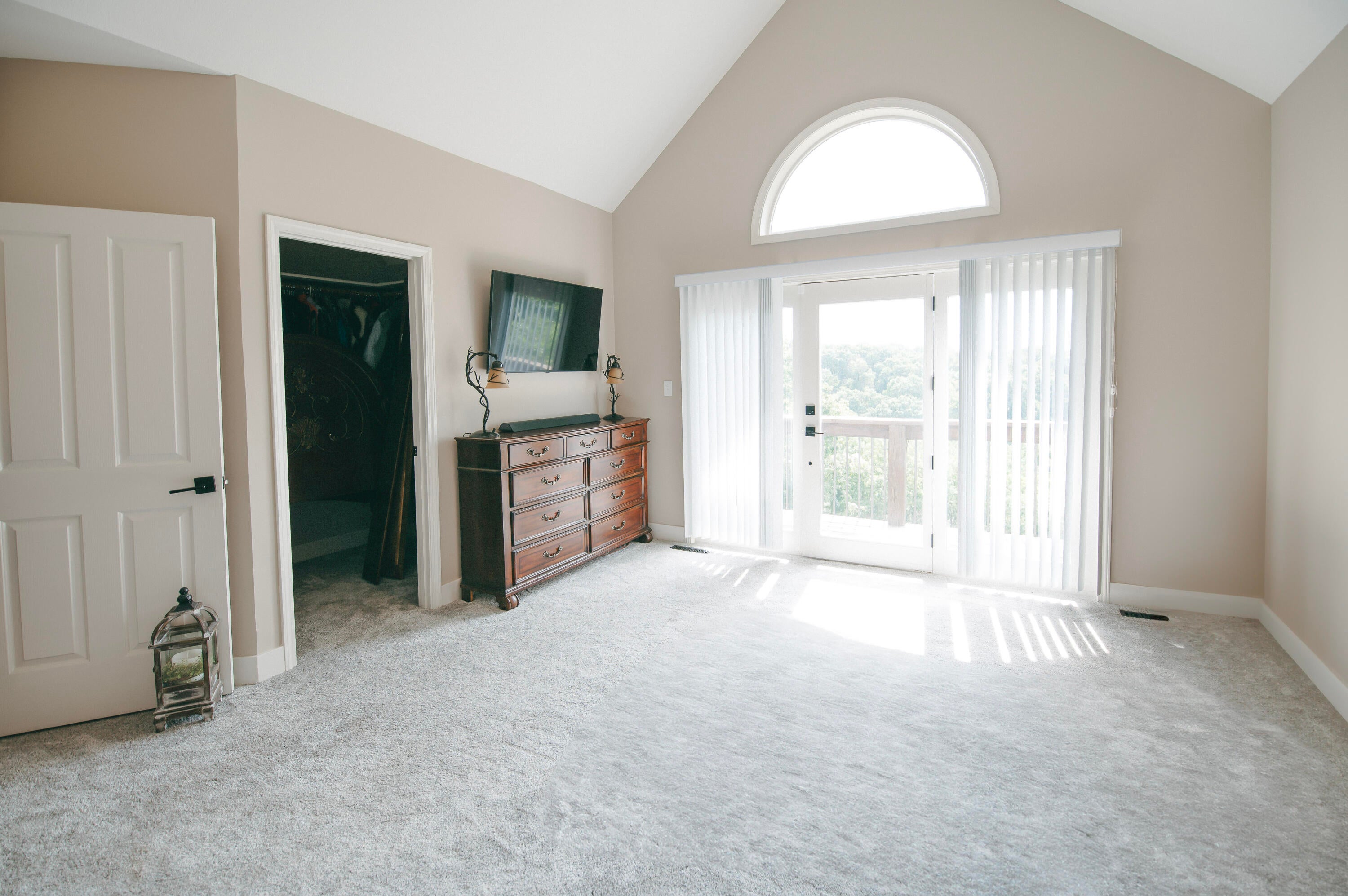 Columbia, Missouri, 65201, United States, 5 Bedrooms Bedrooms, ,5 BathroomsBathrooms,Residential,Active,1990615