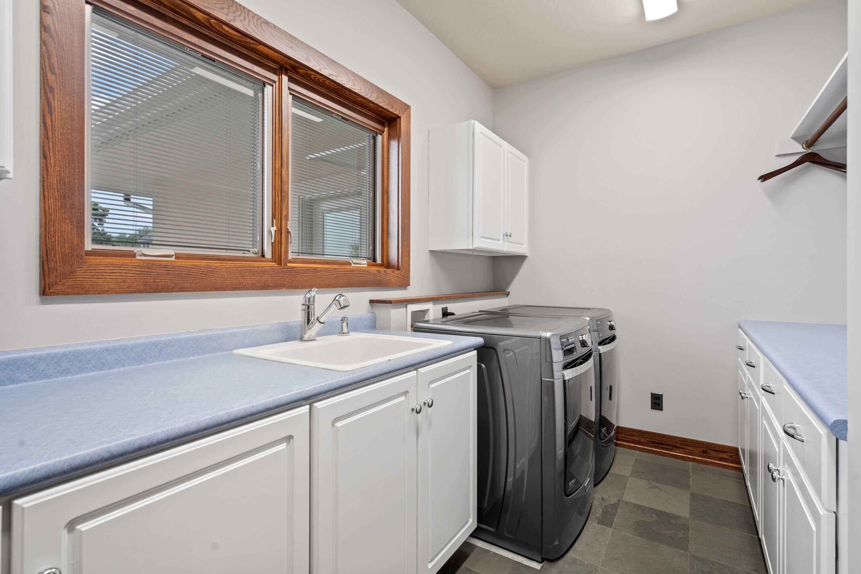 2504 Snowberry Cir – image 28