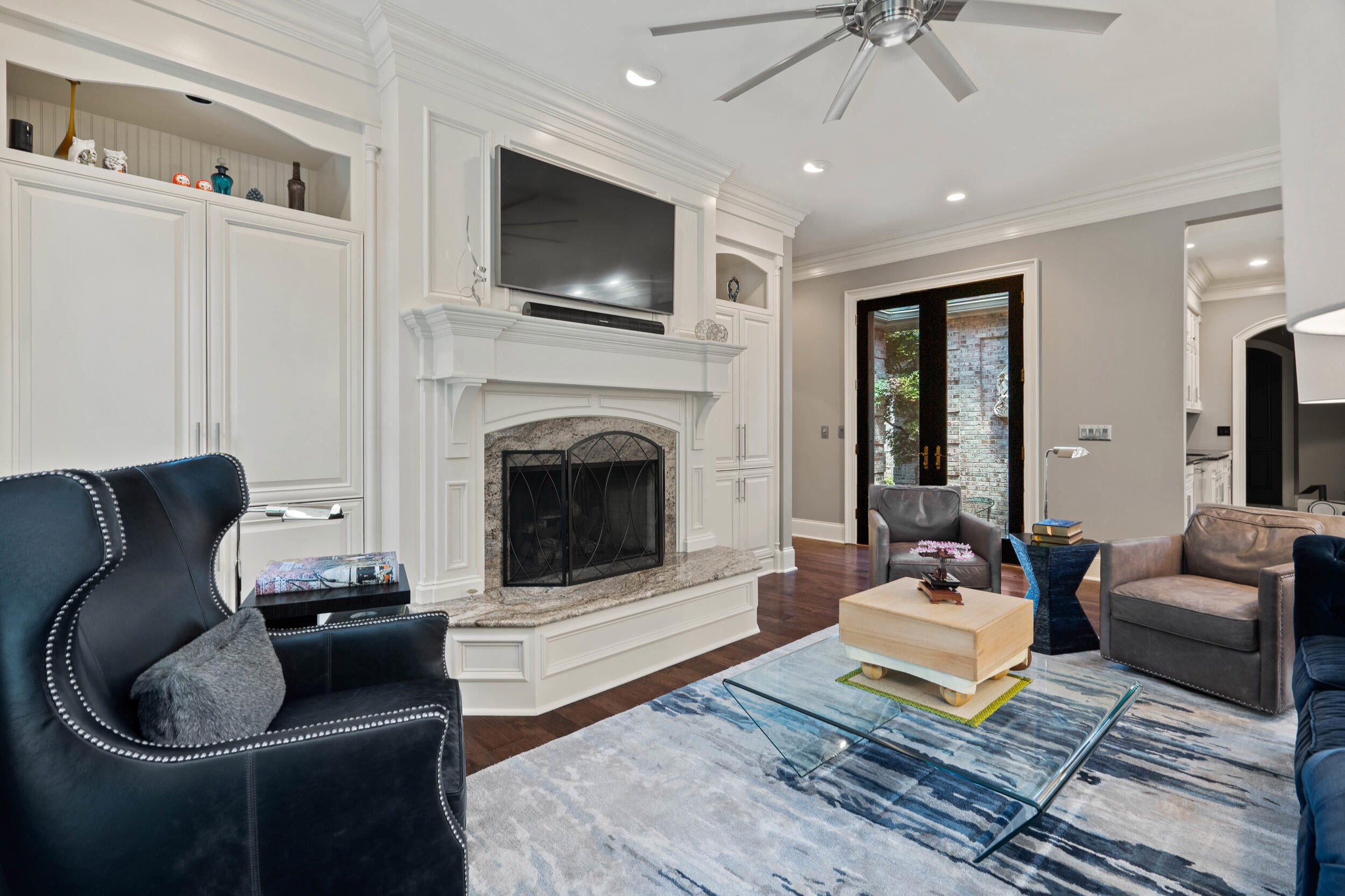 Columbia, Missouri, 65203, United States, 6 Bedrooms Bedrooms, ,8 BathroomsBathrooms,Residential,Active,1965985