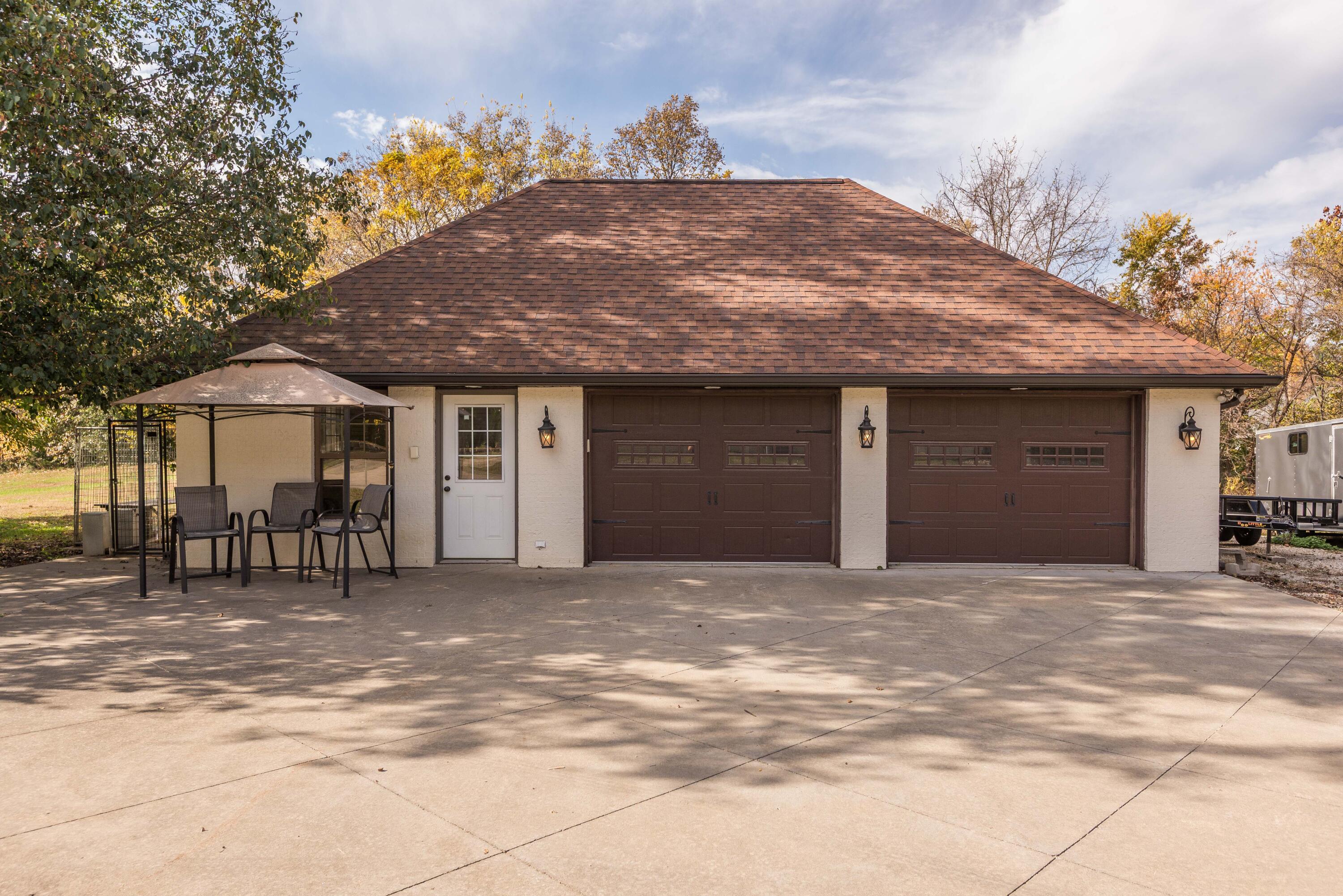 Jefferson City, Missouri, 65109, United States, 4 Bedrooms Bedrooms, ,4 BathroomsBathrooms,Residential,Active,1990034