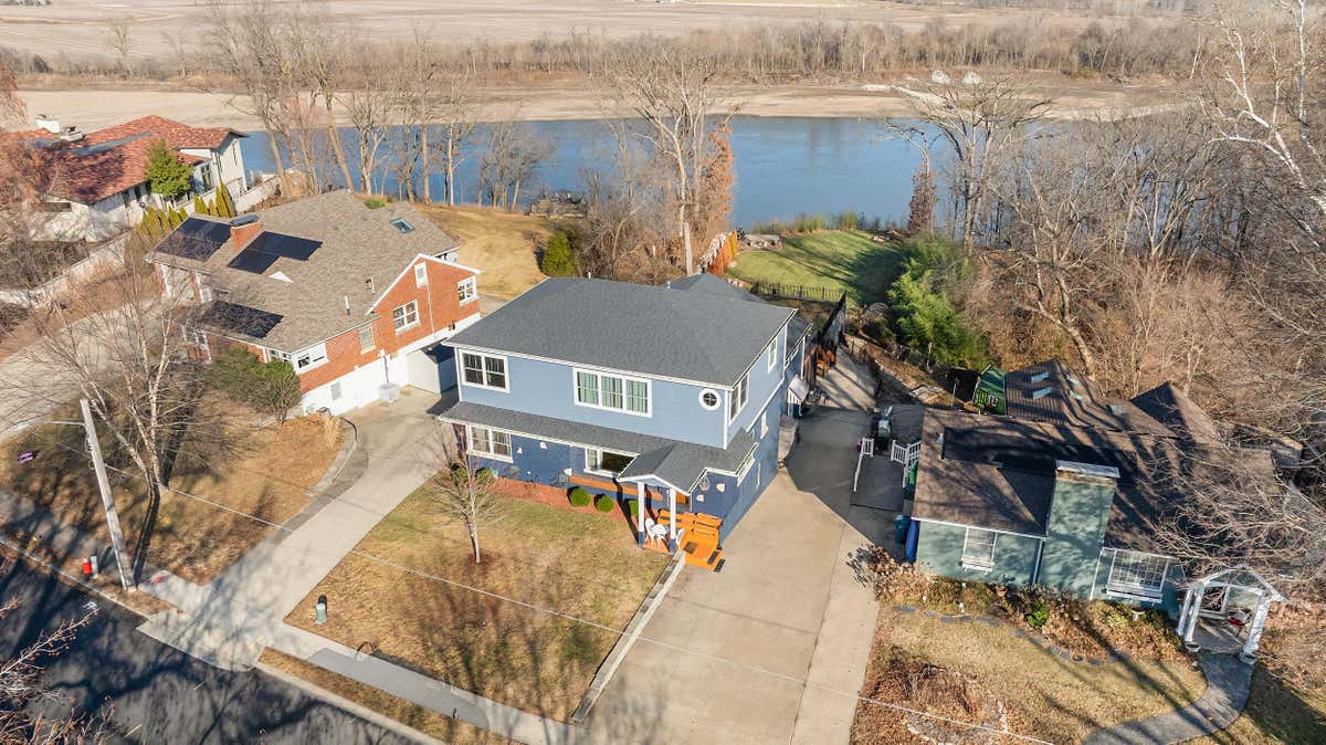 1718 Hayselton Dr