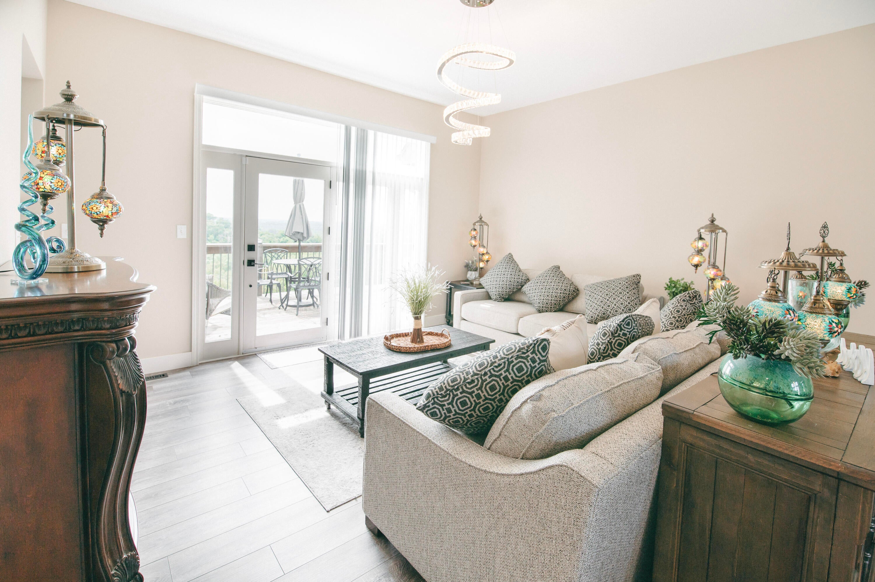 Columbia, Missouri, 65201, United States, 5 Bedrooms Bedrooms, ,5 BathroomsBathrooms,Residential,Active,1990615