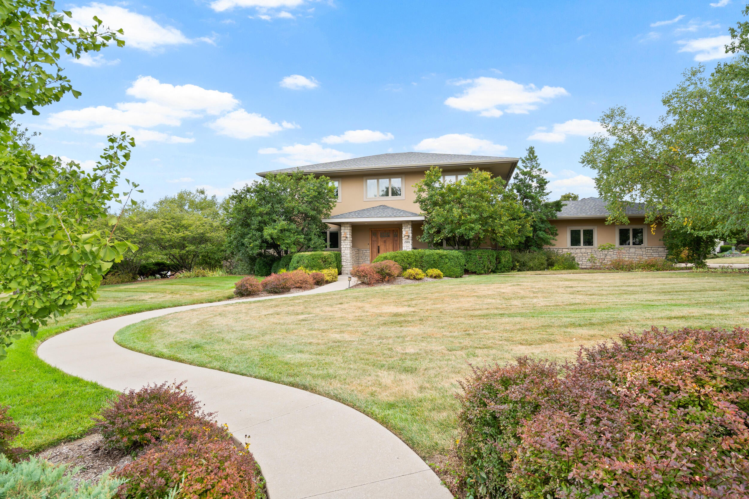 Columbia, Missouri, 65201, United States, 4 Bedrooms Bedrooms, ,4 BathroomsBathrooms,Residential,Active,1944067