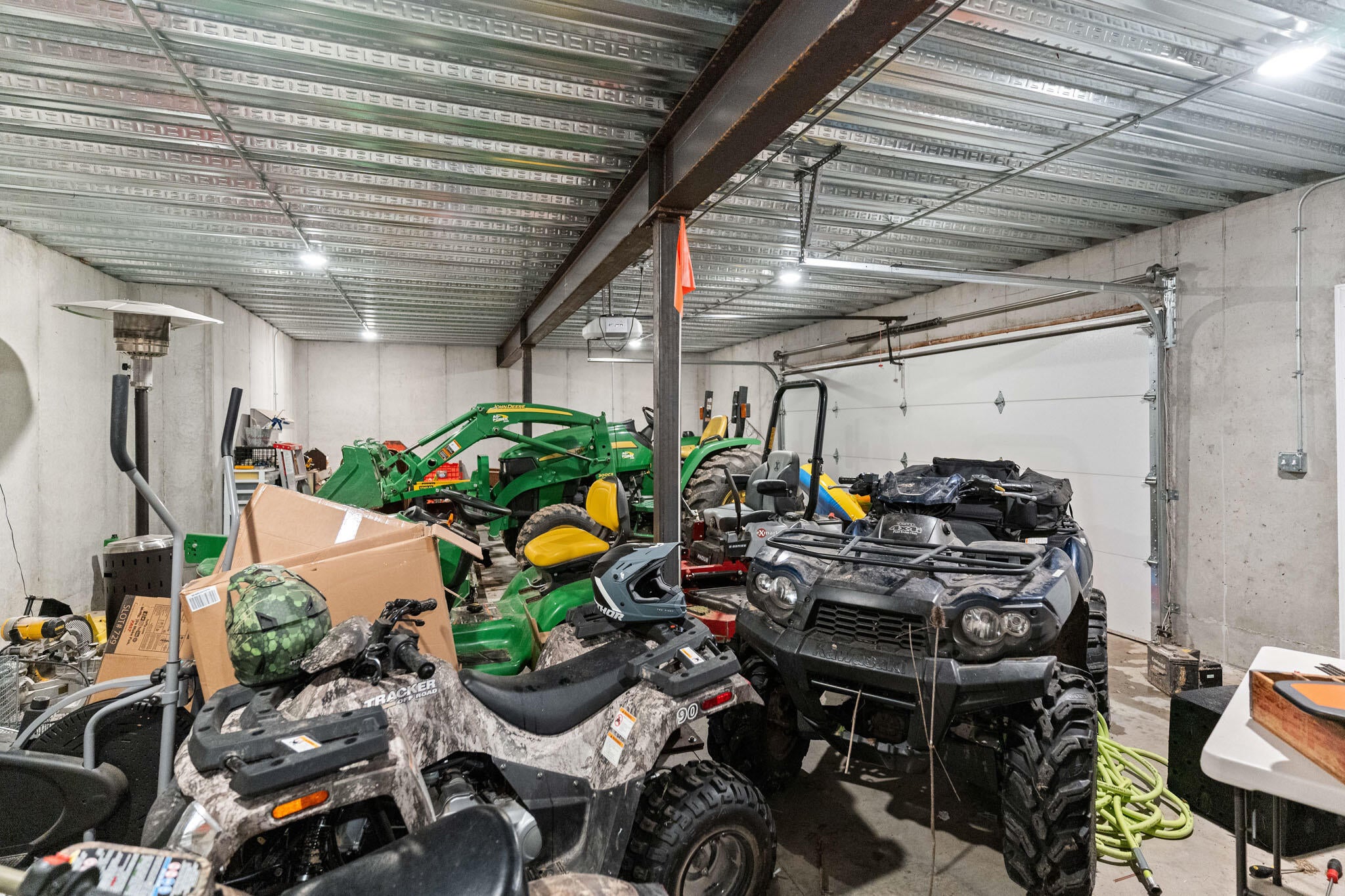 Hartsburg, Missouri, 65039, United States, 6 Bedrooms Bedrooms, ,4 BathroomsBathrooms,Residential,Active,1898236