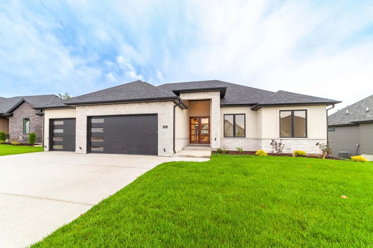 5305 BUTTER CUP Dr  