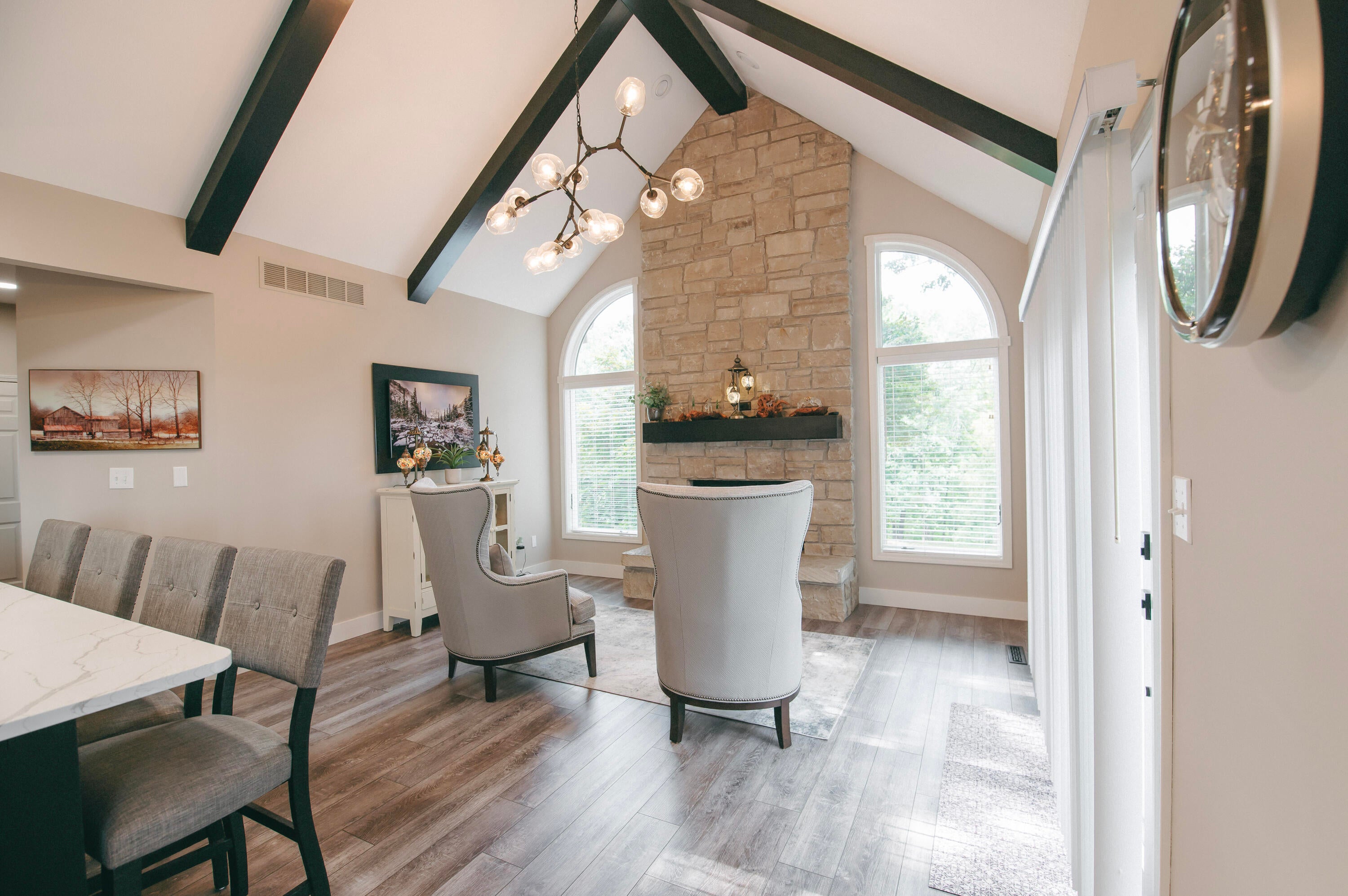 Columbia, Missouri, 65201, United States, 5 Bedrooms Bedrooms, ,5 BathroomsBathrooms,Residential,Active,1990615