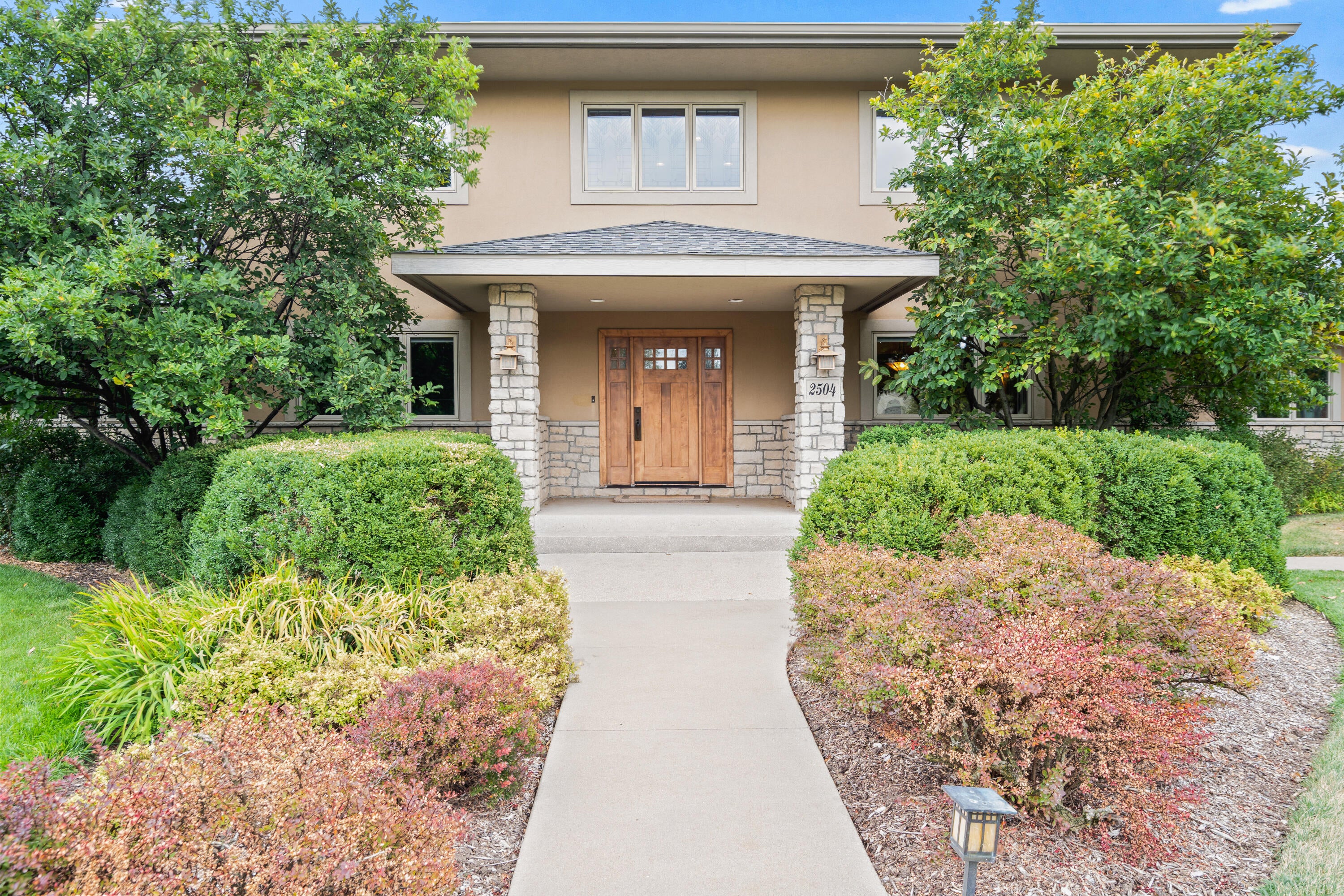 Columbia, Missouri, 65201, United States, 4 Bedrooms Bedrooms, ,4 BathroomsBathrooms,Residential,Active,1944067