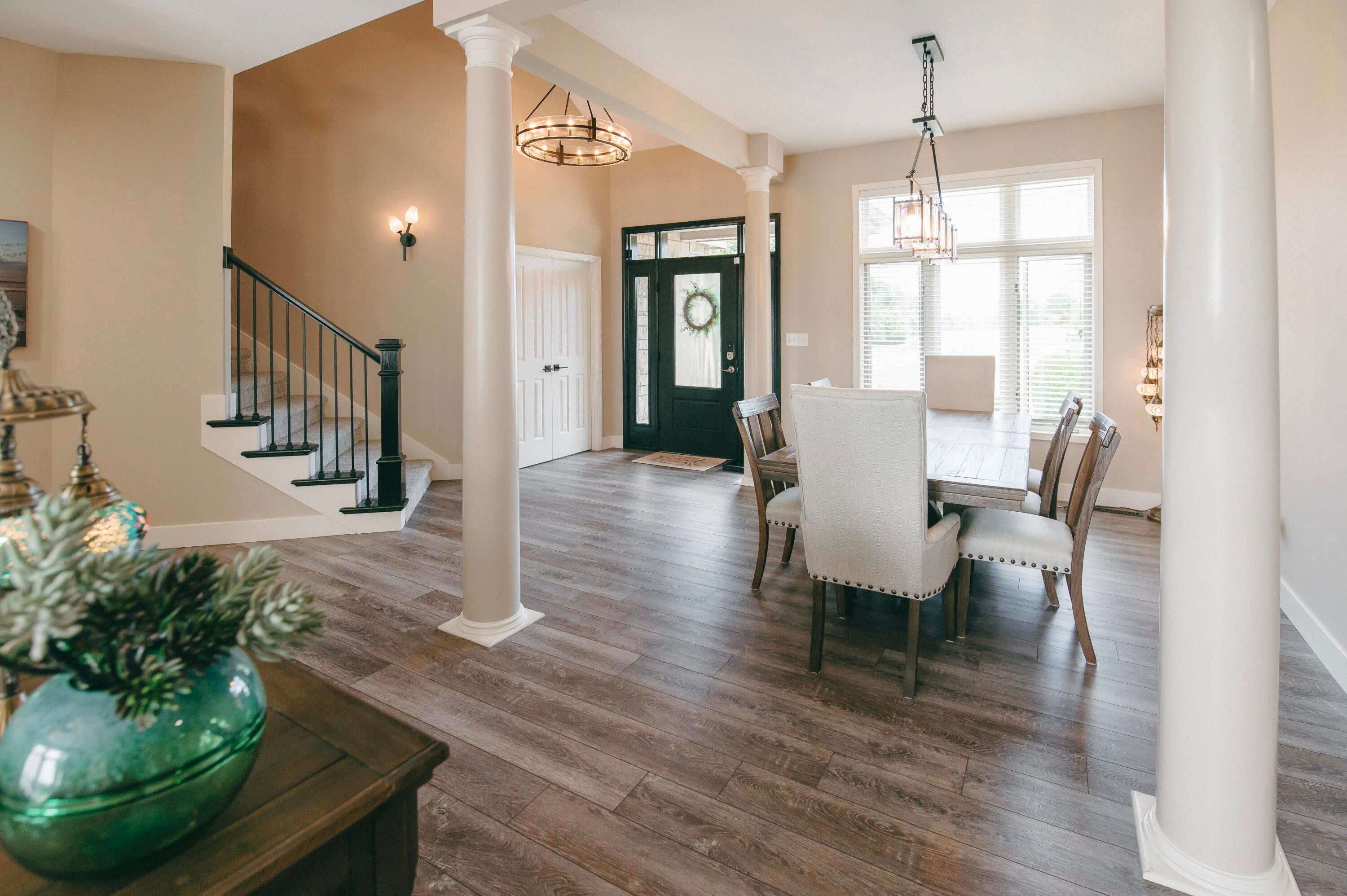 Columbia, Missouri, 65201, United States, 5 Bedrooms Bedrooms, ,5 BathroomsBathrooms,Residential,Active,1990615