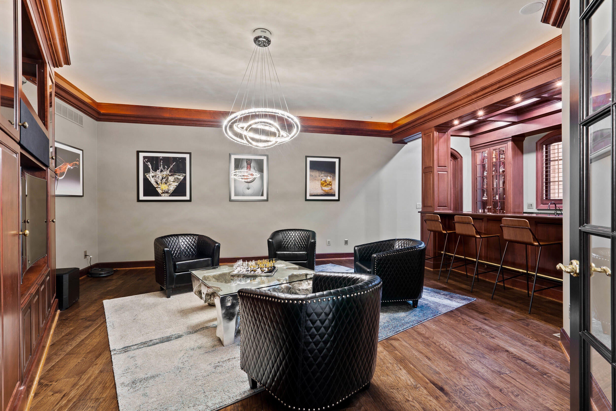 Columbia, Missouri, 65203, United States, 6 Bedrooms Bedrooms, ,8 BathroomsBathrooms,Residential,Active,1965985