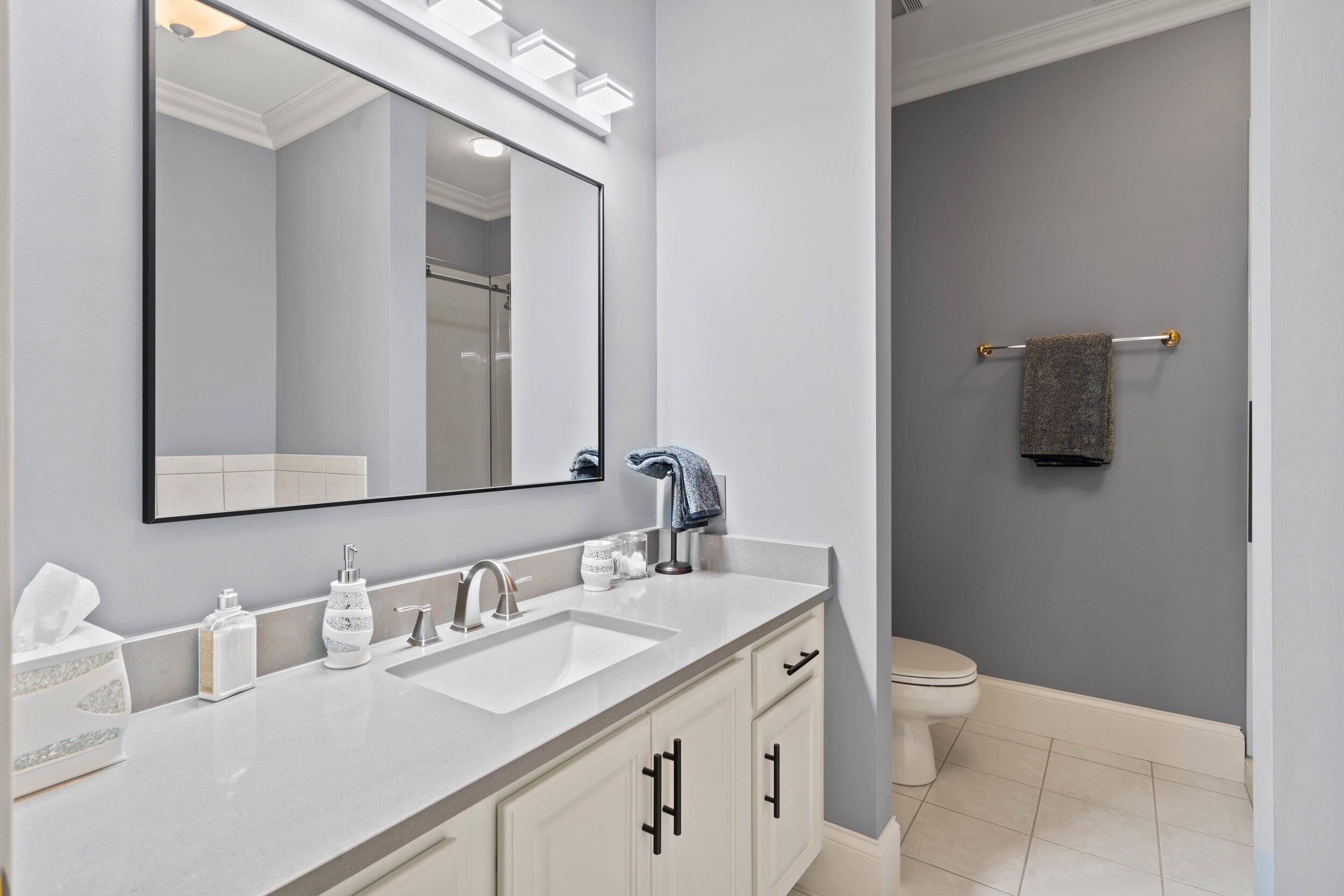 Columbia, Missouri, 65203, United States, 6 Bedrooms Bedrooms, ,8 BathroomsBathrooms,Residential,Active,1965985