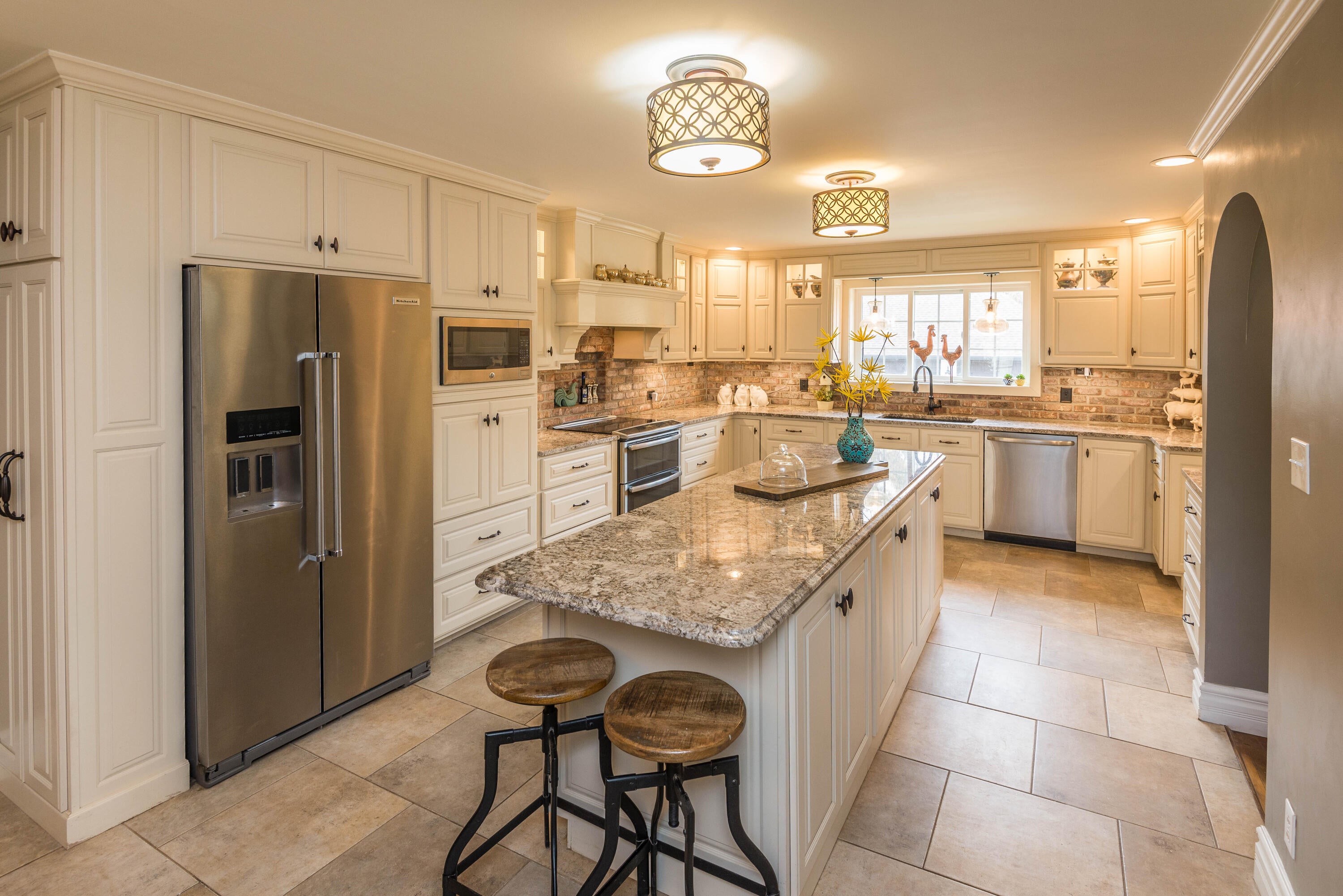 Jefferson City, Missouri, 65109, United States, 4 Bedrooms Bedrooms, ,4 BathroomsBathrooms,Residential,Active,1990034