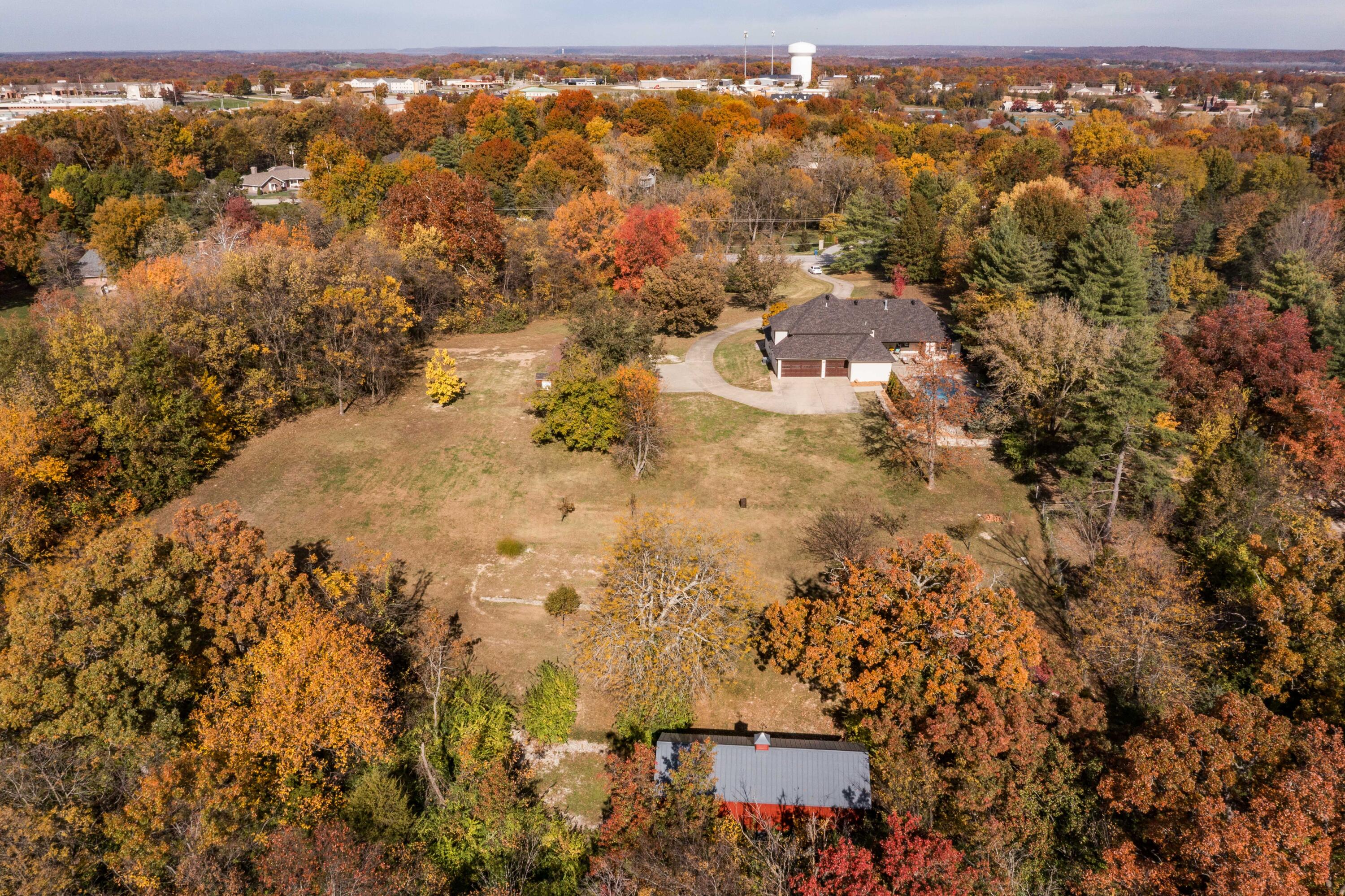 Jefferson City, Missouri, 65109, United States, 4 Bedrooms Bedrooms, ,4 BathroomsBathrooms,Residential,Active,1990034
