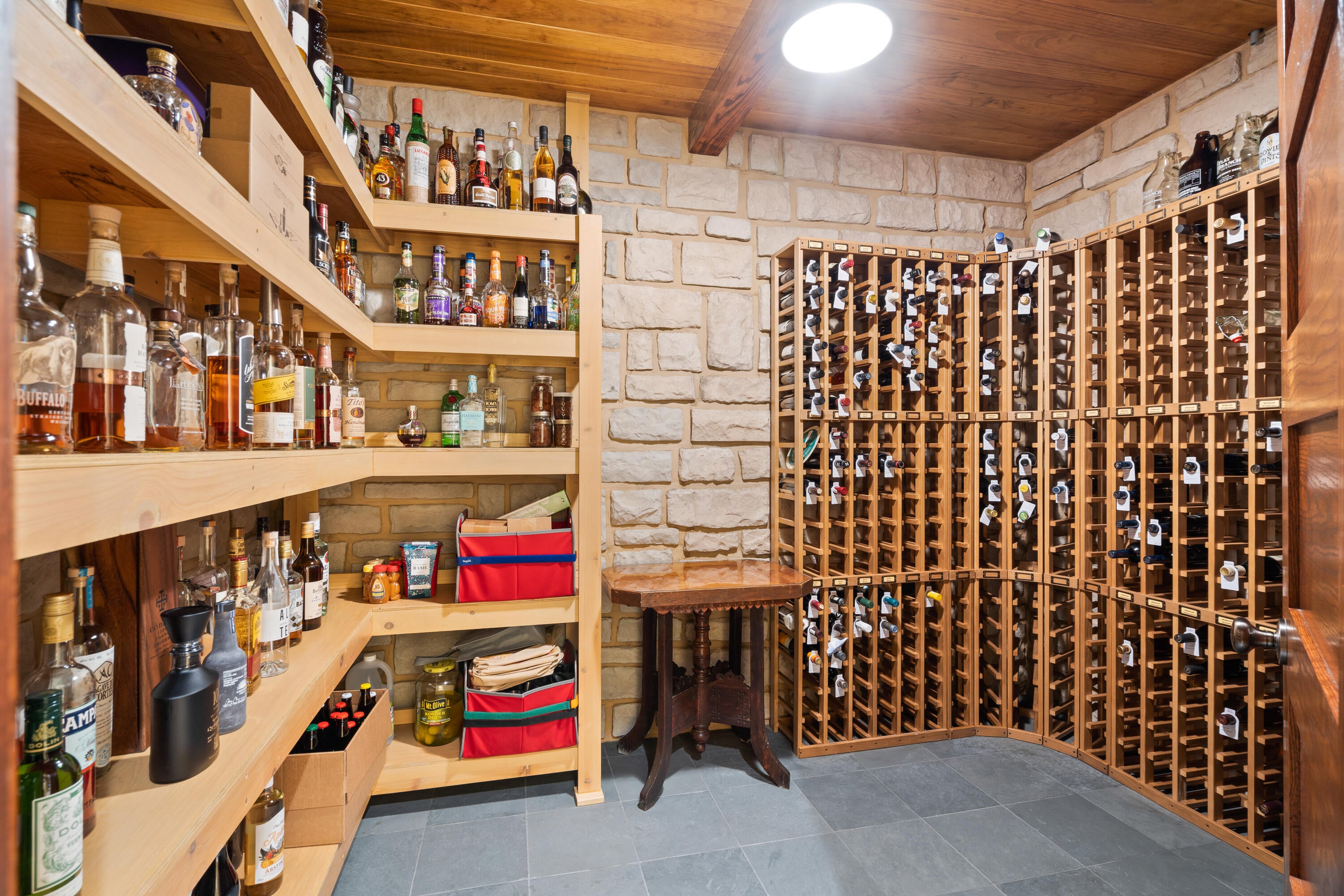 Columbia, Missouri, 65201, United States, 4 Bedrooms Bedrooms, ,4 BathroomsBathrooms,Residential,Active,1944067