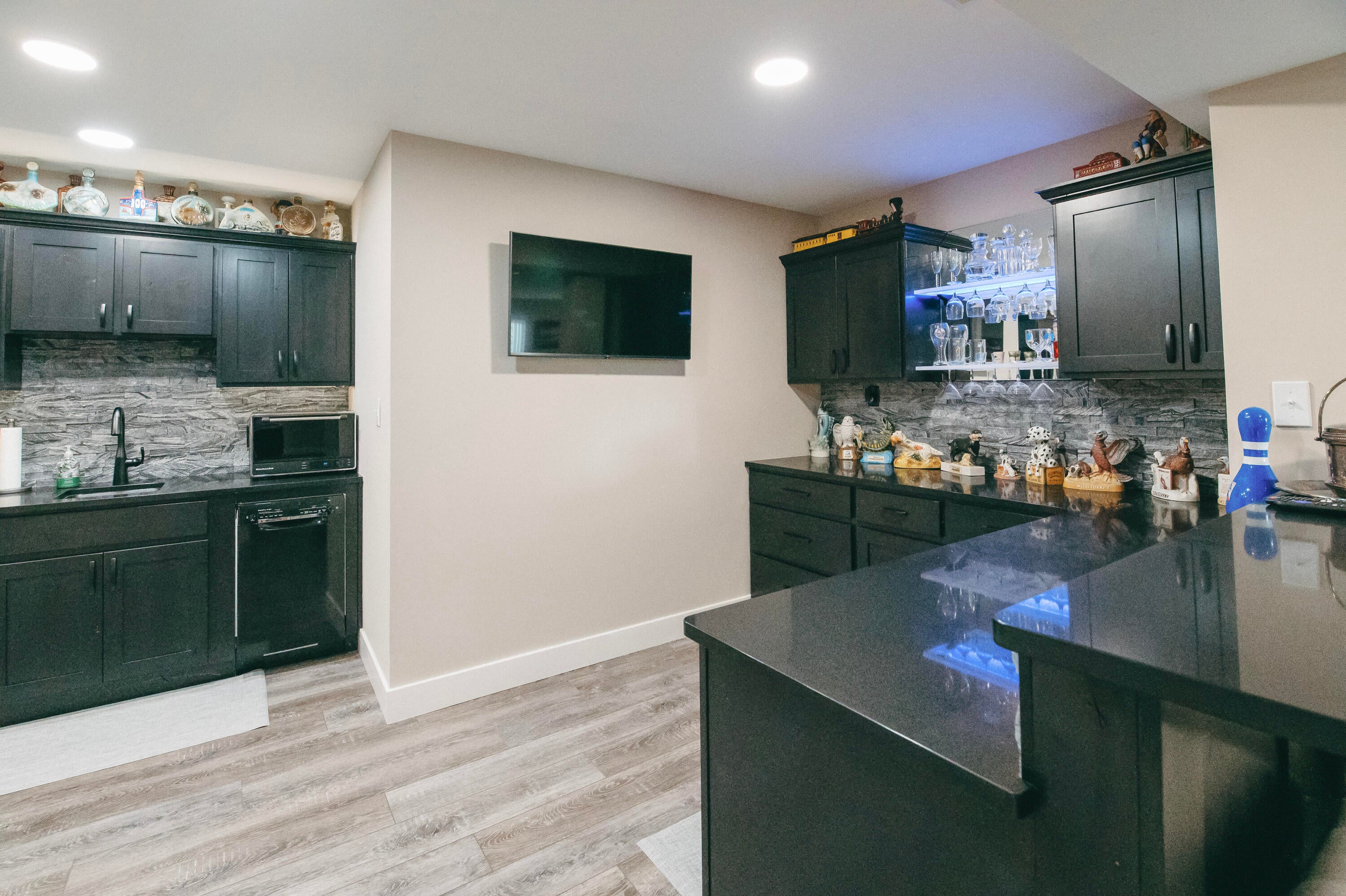 Columbia, Missouri, 65201, United States, 5 Bedrooms Bedrooms, ,5 BathroomsBathrooms,Residential,Active,1990615