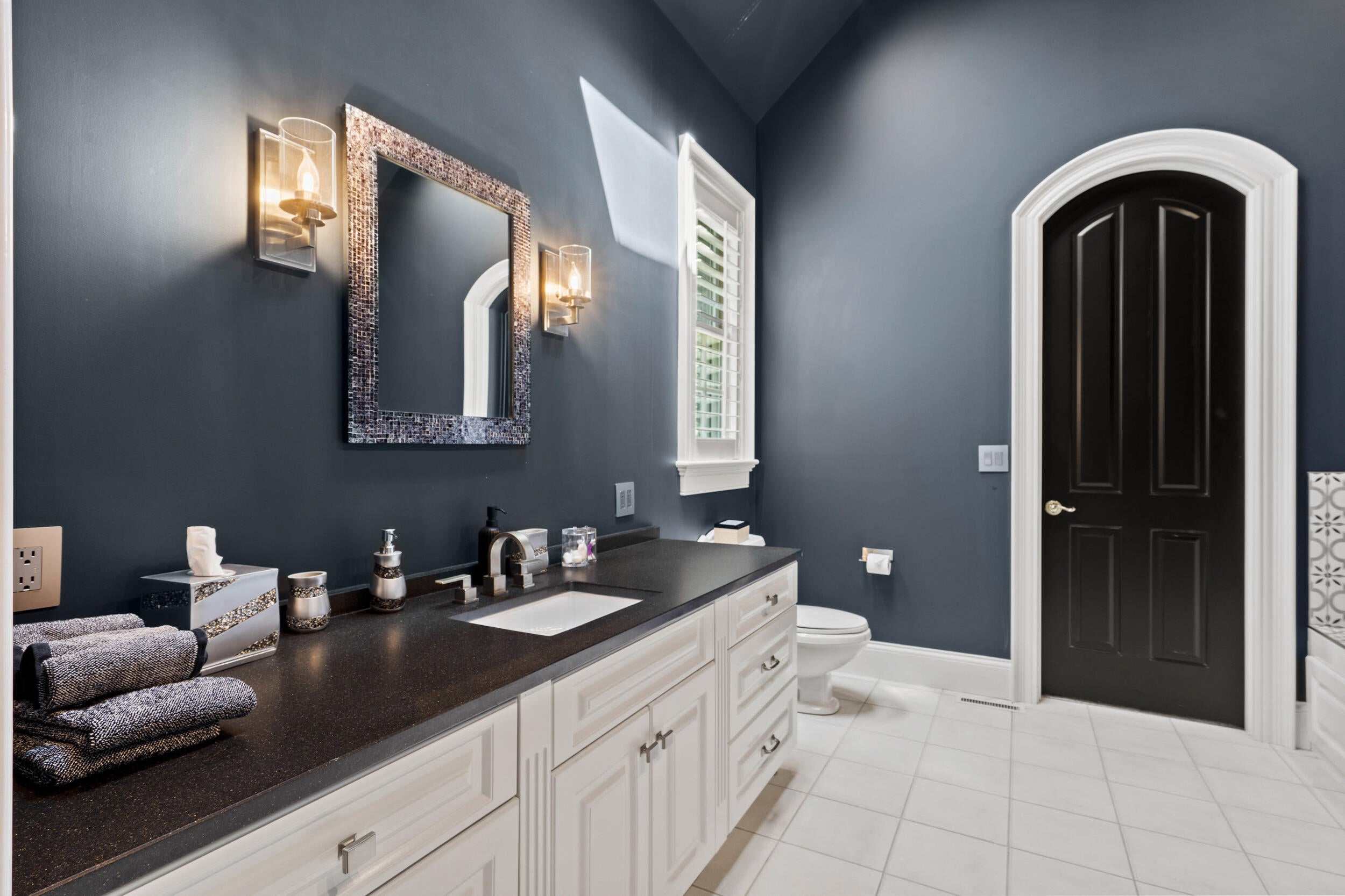 Columbia, Missouri, 65203, United States, 6 Bedrooms Bedrooms, ,8 BathroomsBathrooms,Residential,Active,1965985