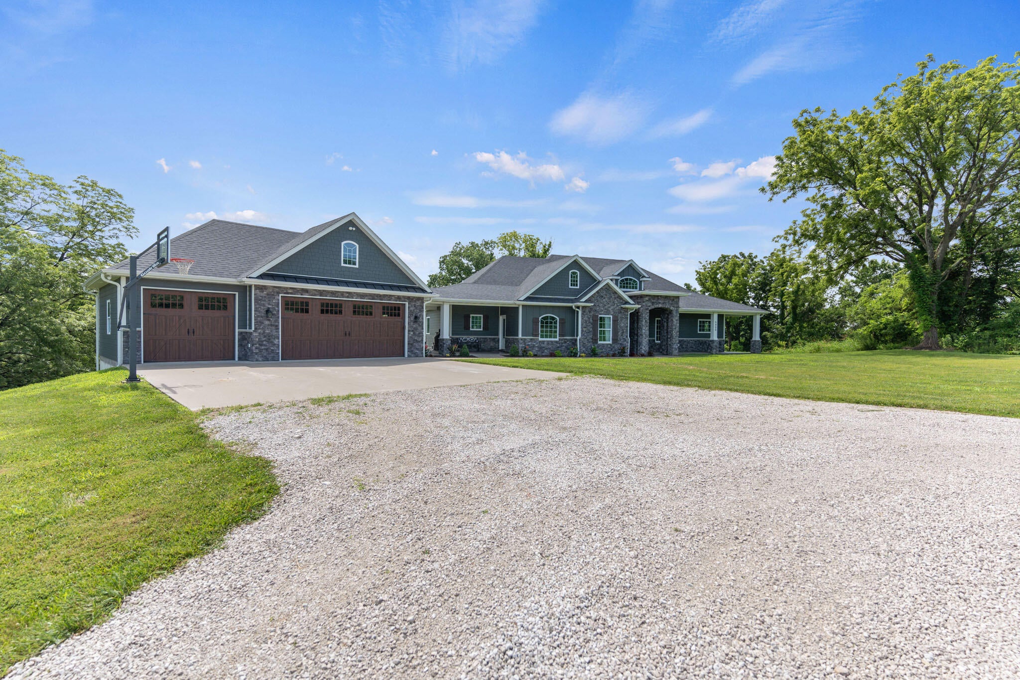 Hartsburg, Missouri, 65039, United States, 6 Bedrooms Bedrooms, ,4 BathroomsBathrooms,Residential,Active,1898236