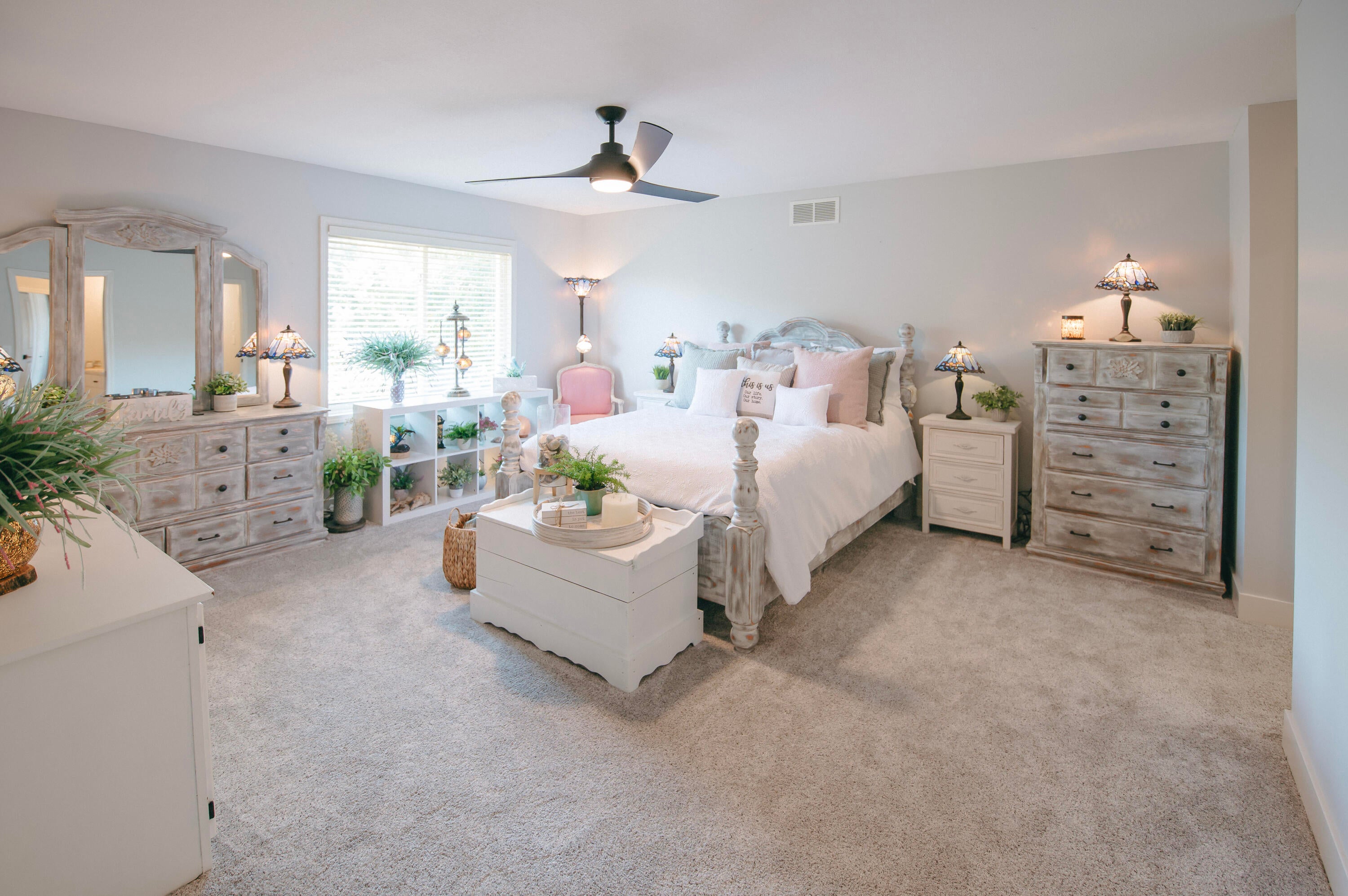 Columbia, Missouri, 65201, United States, 5 Bedrooms Bedrooms, ,5 BathroomsBathrooms,Residential,Active,1990615