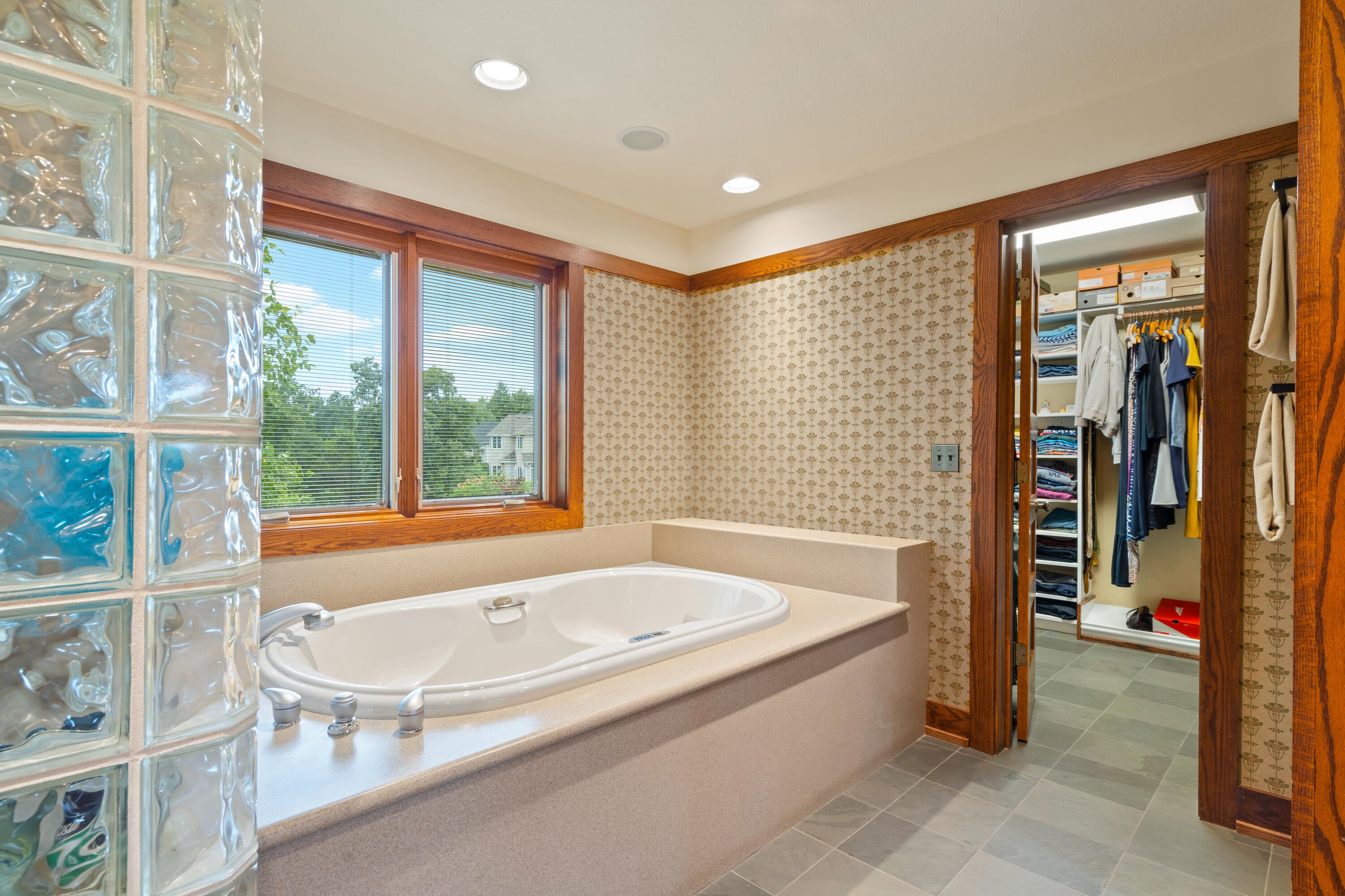 Columbia, Missouri, 65201, United States, 4 Bedrooms Bedrooms, ,4 BathroomsBathrooms,Residential,Active,2006927