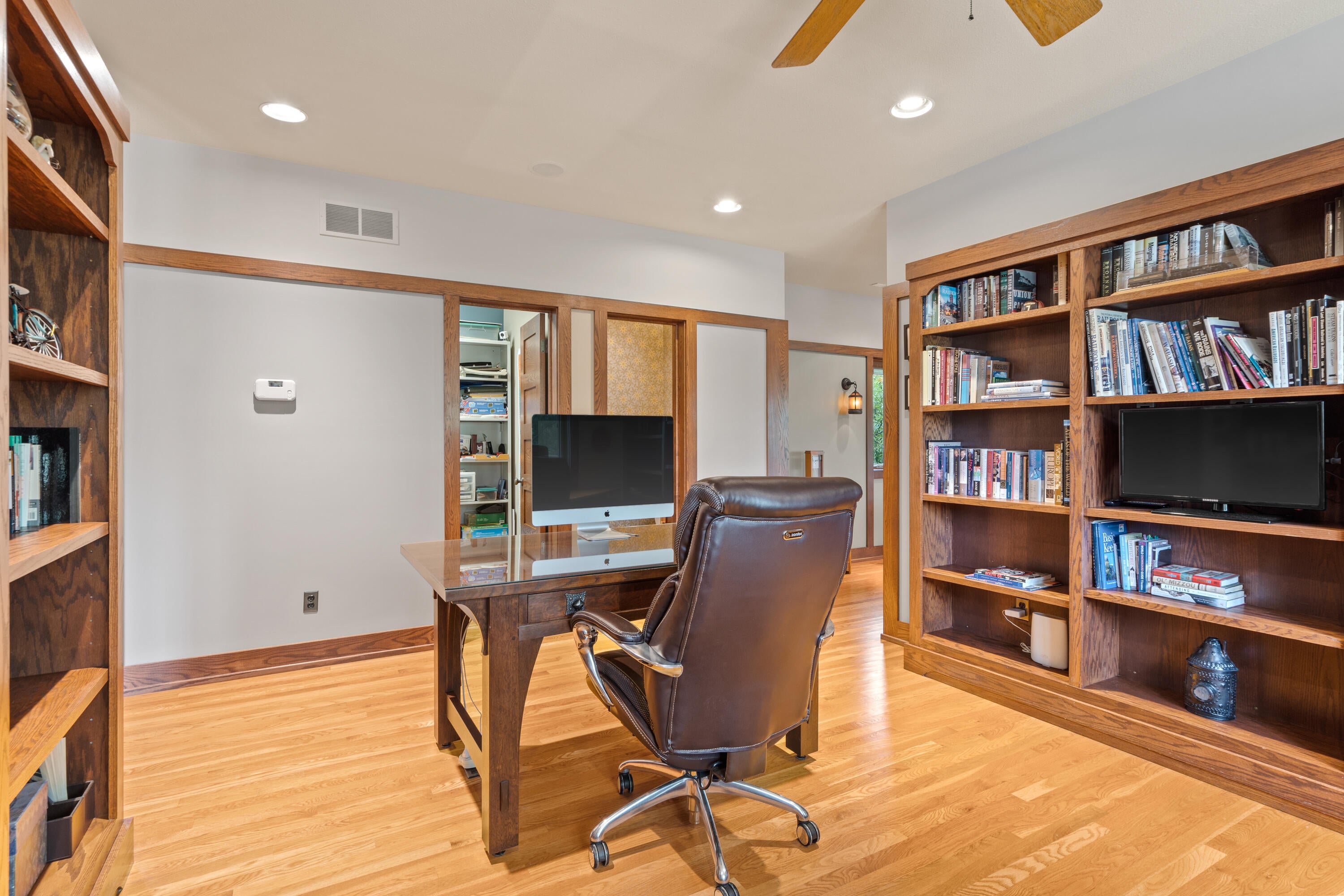 Columbia, Missouri, 65201, United States, 4 Bedrooms Bedrooms, ,4 BathroomsBathrooms,Residential,Active,1944067