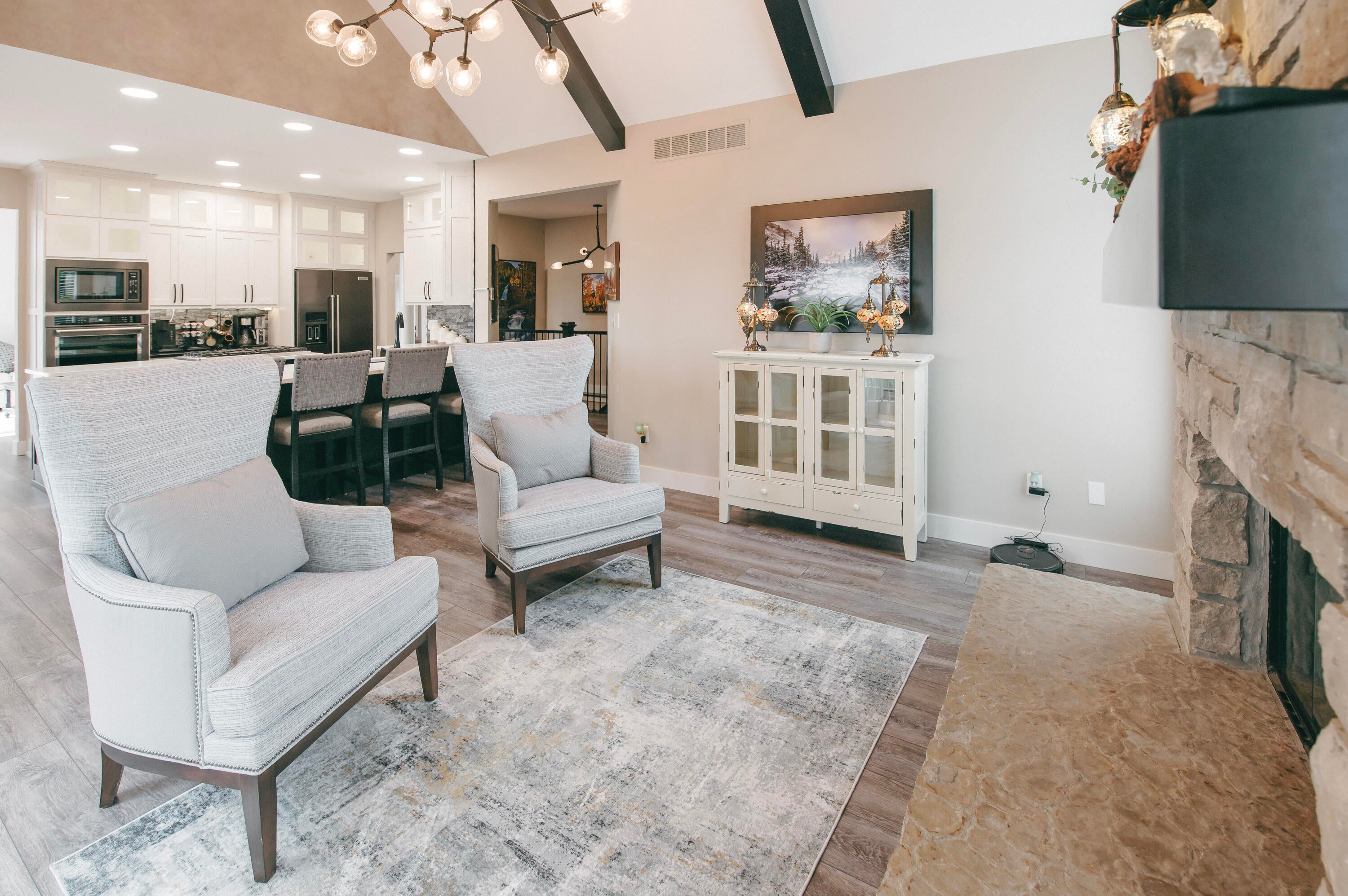 Columbia, Missouri, 65201, United States, 5 Bedrooms Bedrooms, ,5 BathroomsBathrooms,Residential,Active,1990615