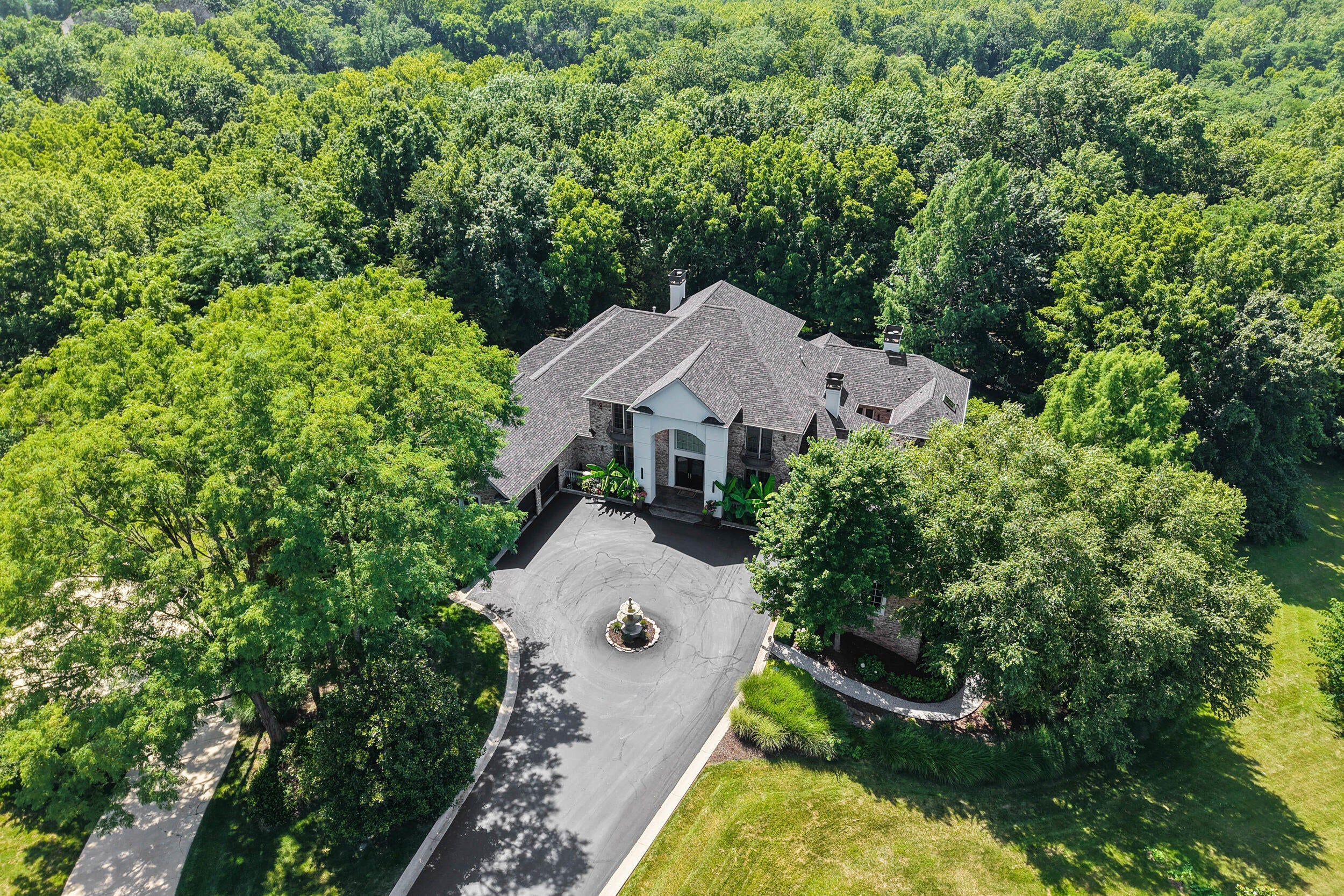 Columbia, Missouri, 65203, United States, 6 Bedrooms Bedrooms, ,8 BathroomsBathrooms,Residential,Active,1965985