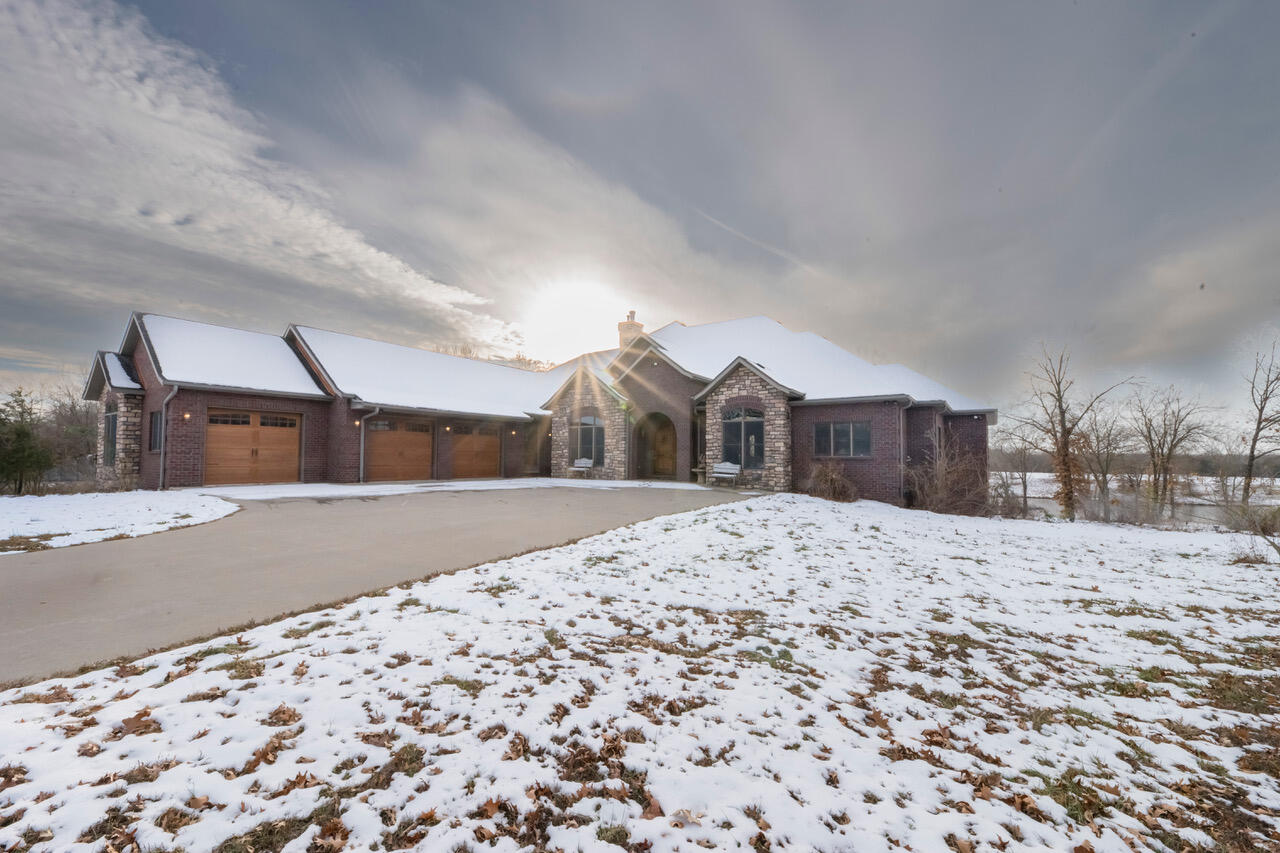 Harrisburg, Missouri, 65256, United States, 4 Bedrooms Bedrooms, ,6 BathroomsBathrooms,Residential,Active,2045772