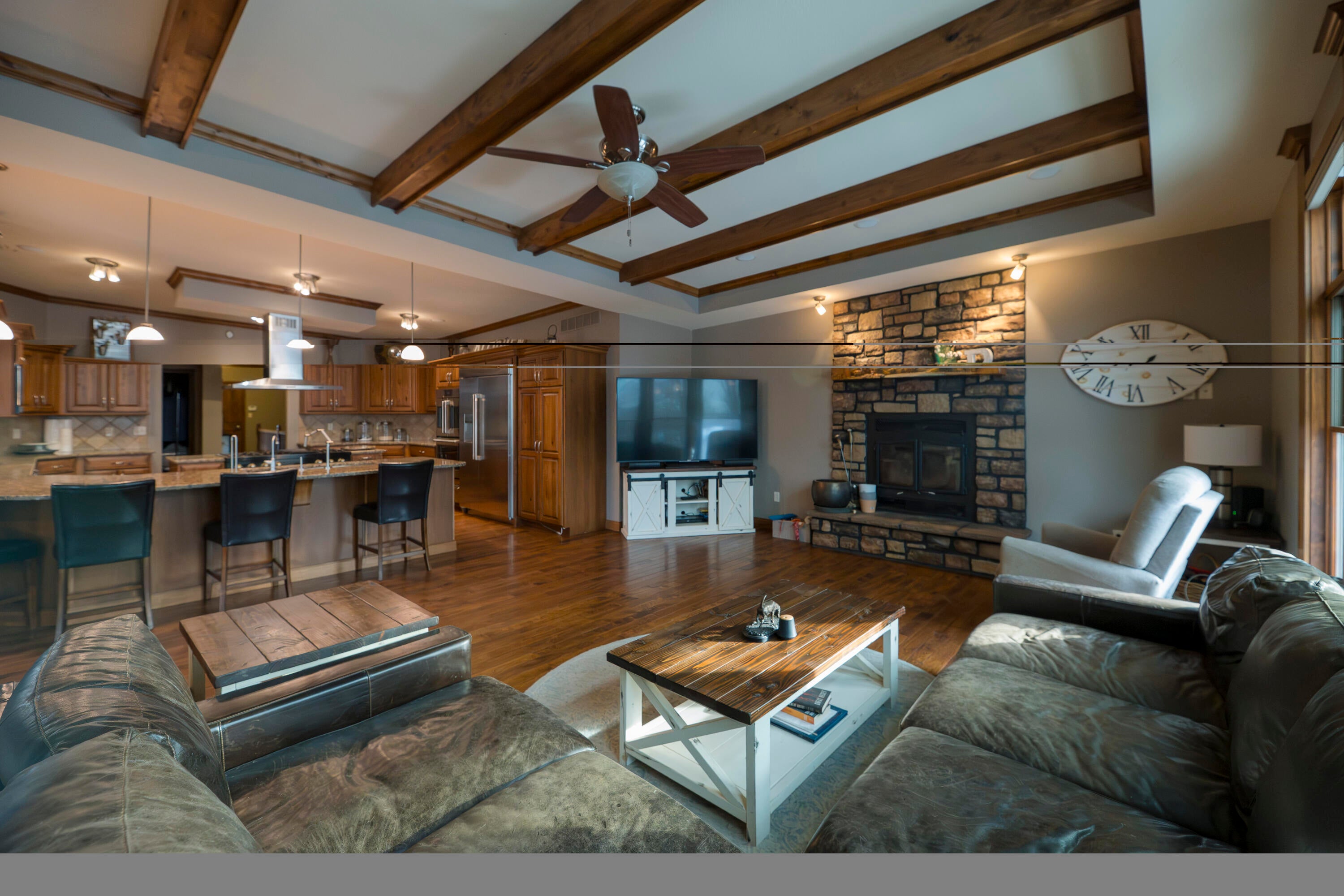 Harrisburg, Missouri, 65256, United States, 5 Bedrooms Bedrooms, ,7 BathroomsBathrooms,Residential,Active,2002599