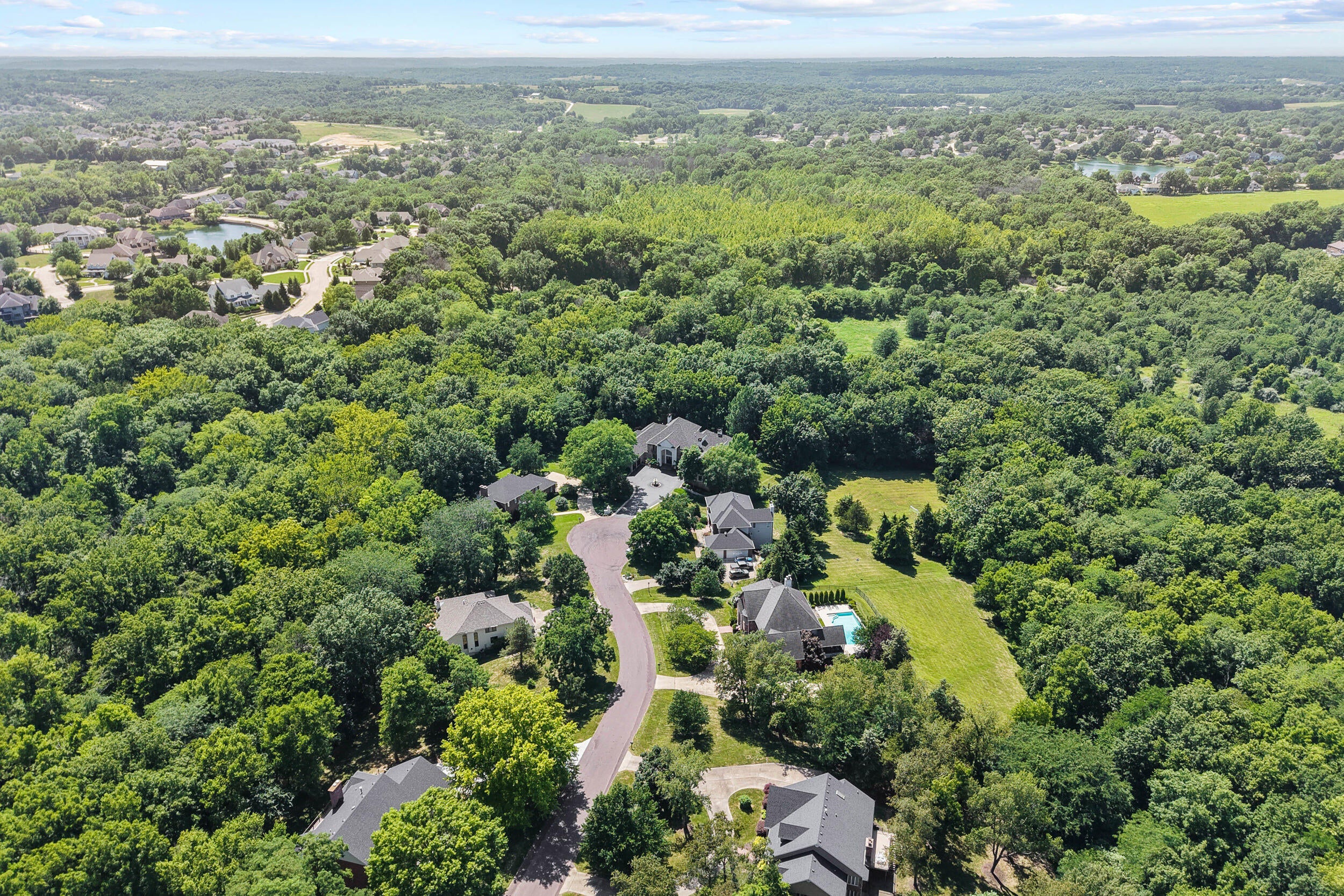 Columbia, Missouri, 65203, United States, 6 Bedrooms Bedrooms, ,8 BathroomsBathrooms,Residential,Active,1965985