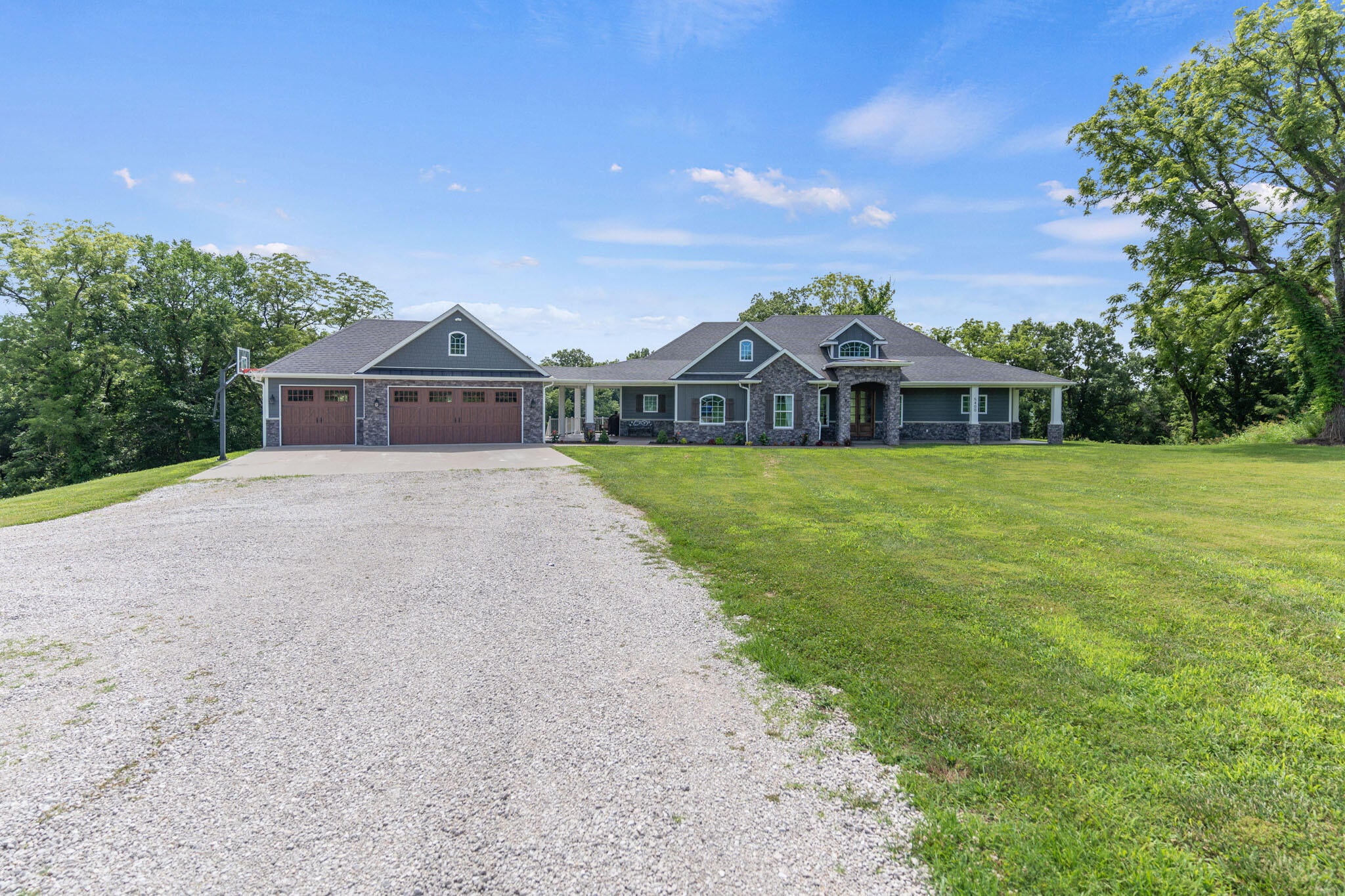 Hartsburg, Missouri, 65039, United States, 6 Bedrooms Bedrooms, ,4 BathroomsBathrooms,Residential,Active,1898236